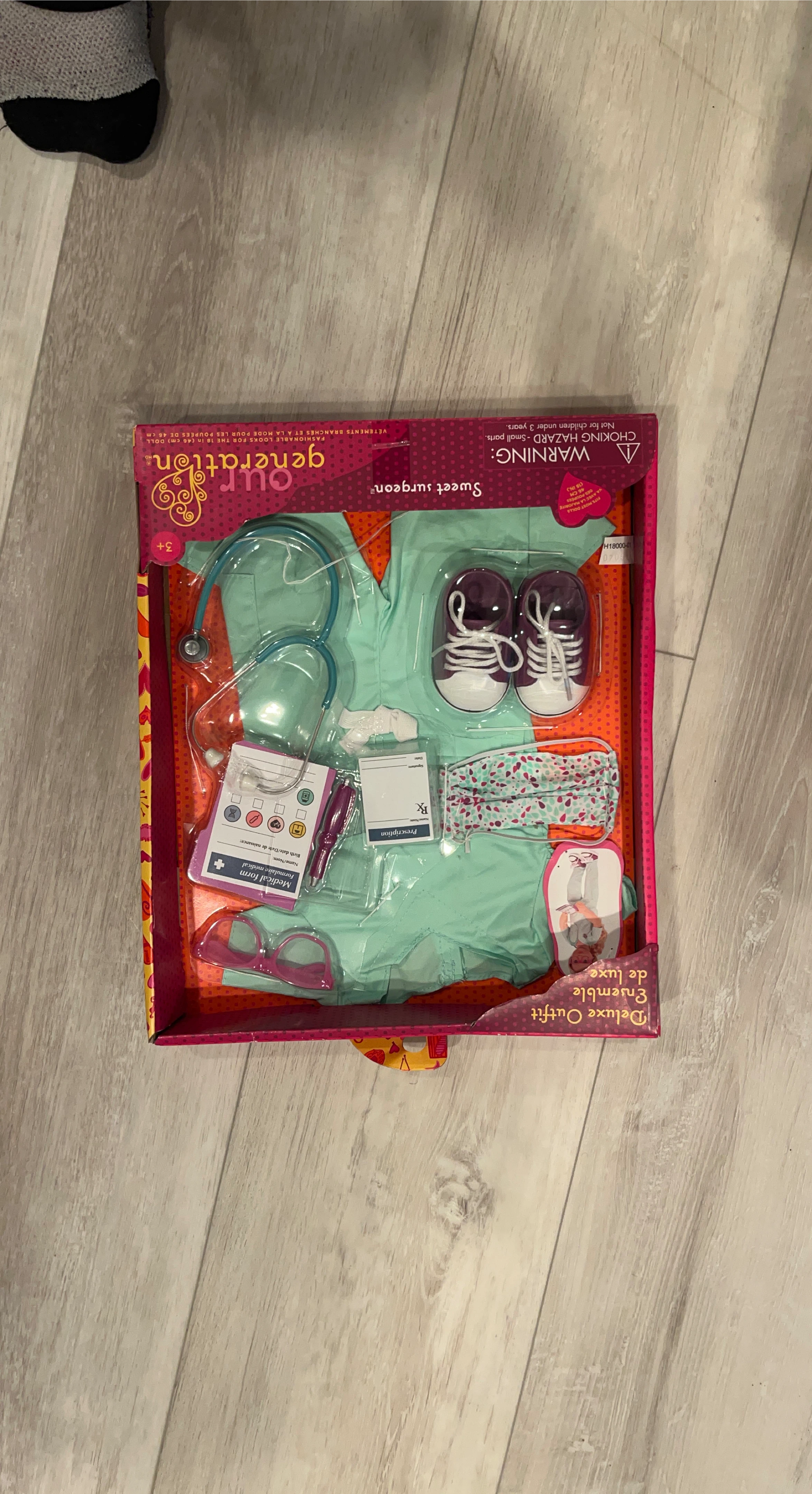 Our Generation Sweet Surgeon Deluxe Outfit