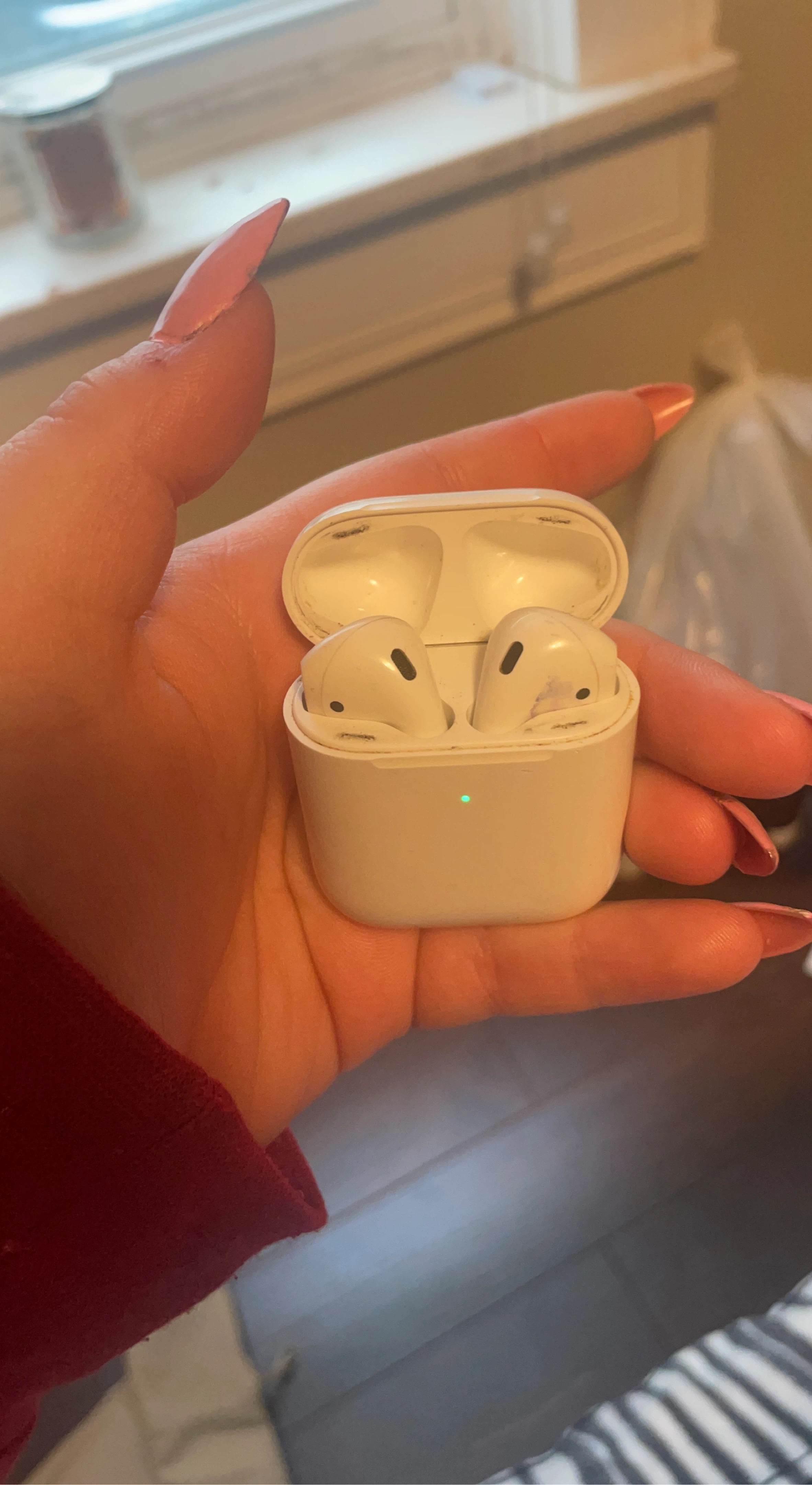 Apple AirPods 2nd Generation