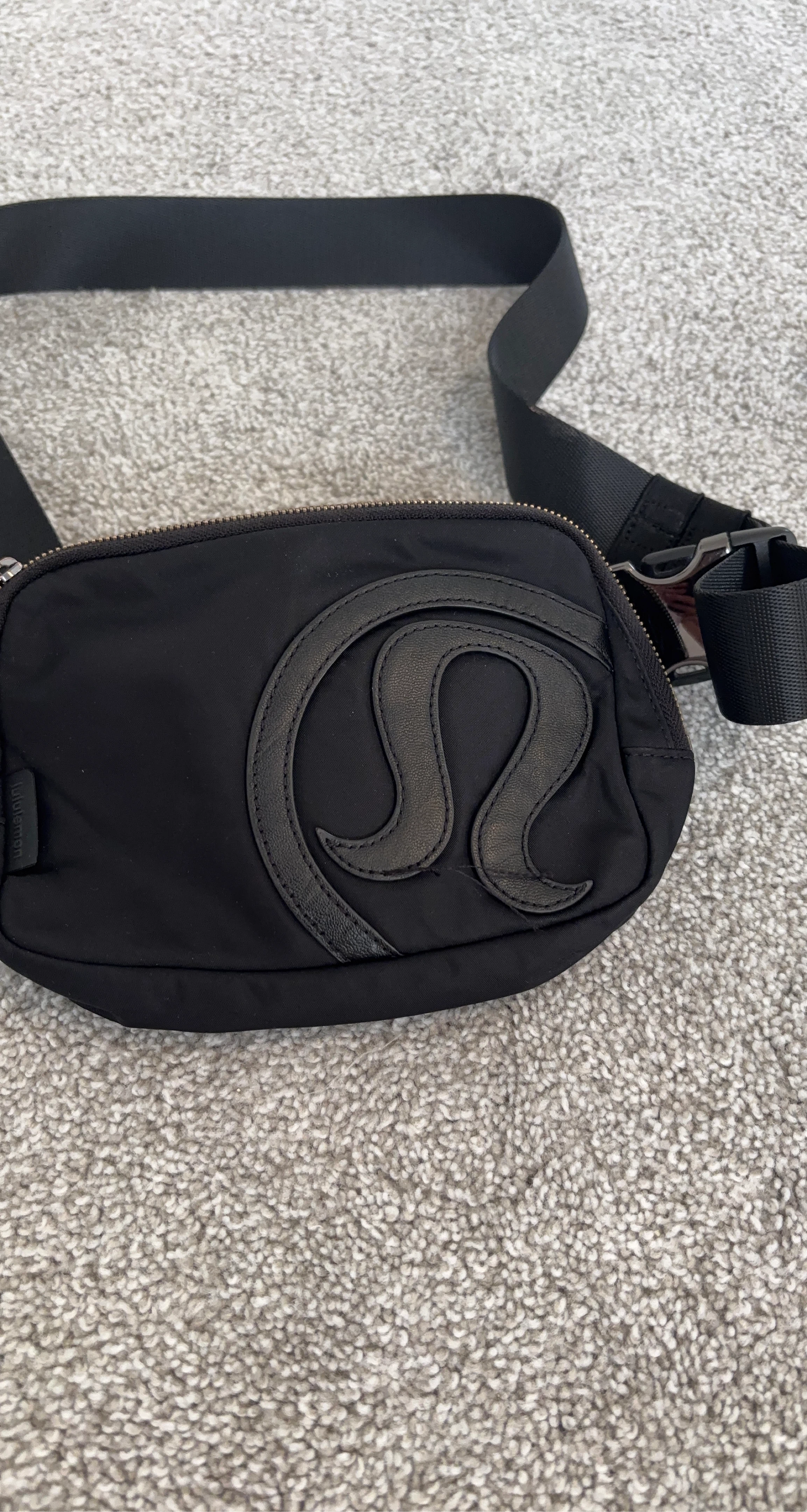 Lululemon Everywhere Belt Bag - Black