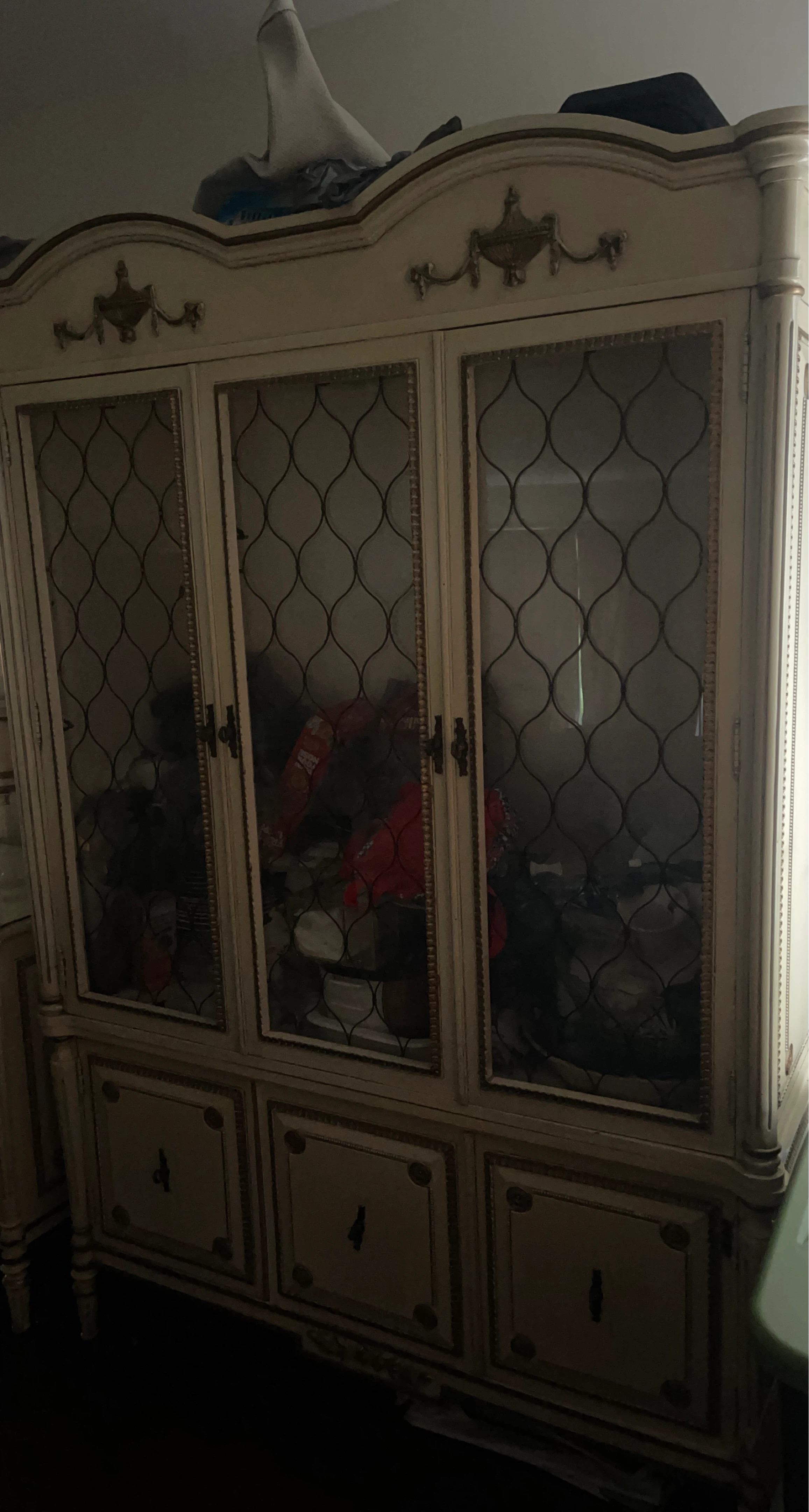 Vintage Cream and Gold Curio Cabinet with Glass Doors
