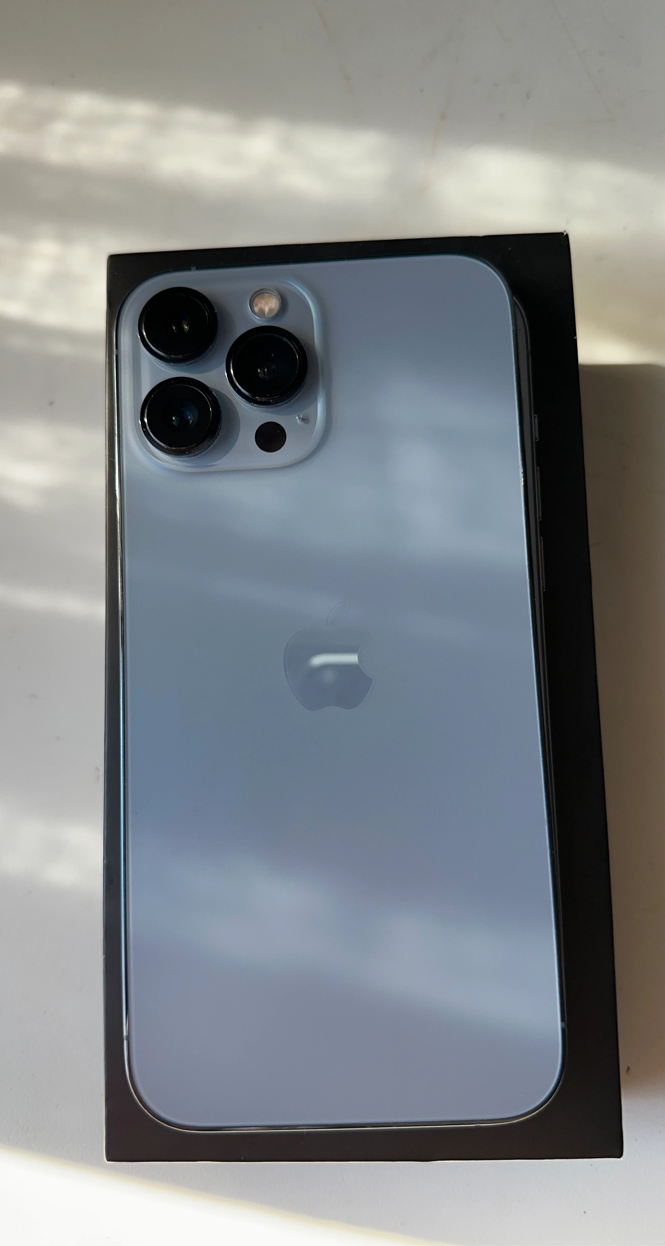 Apple iPhone 13 Pro Max Sierra Blue