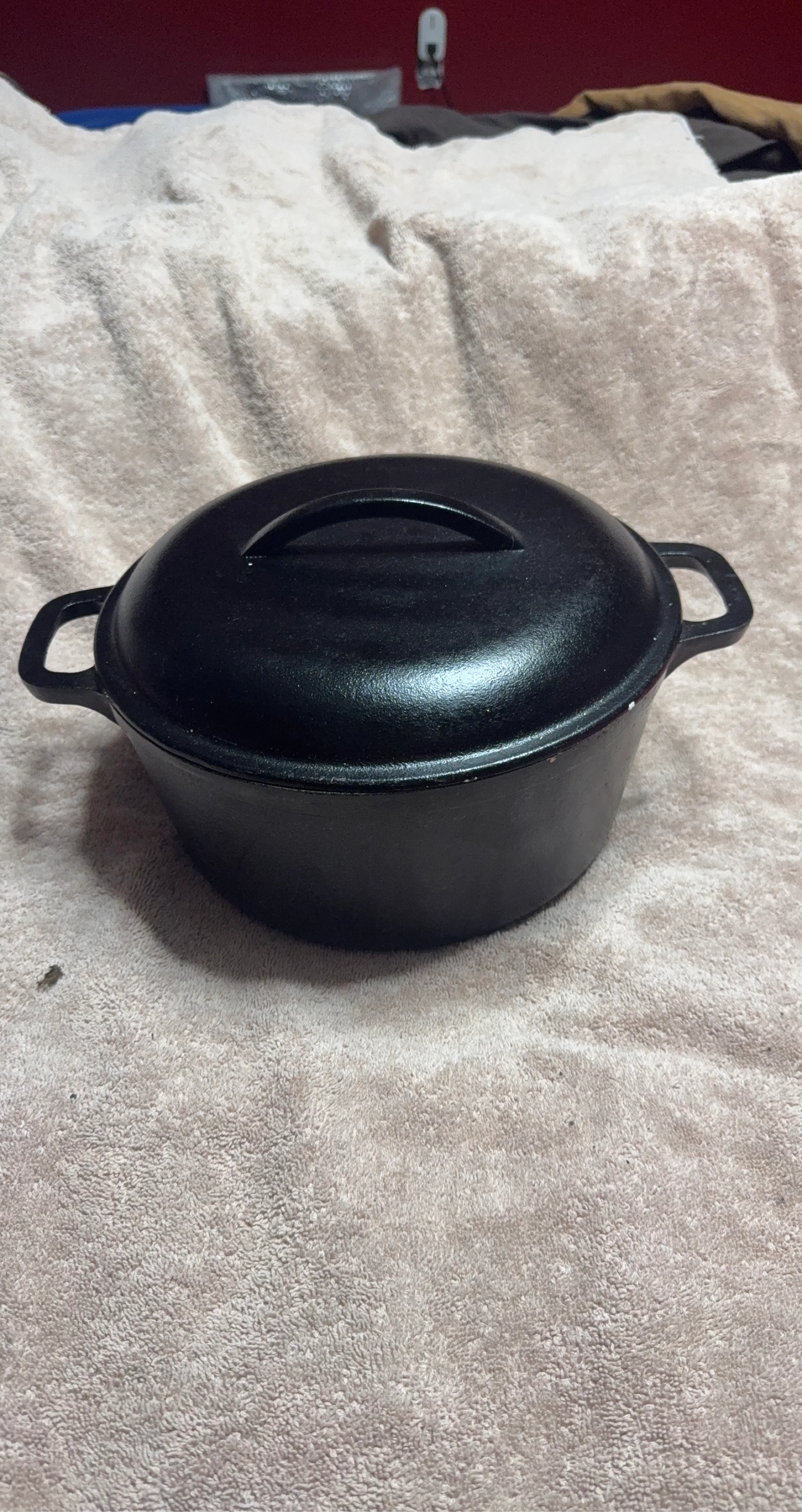 Black Cast Iron Dutch Oven Pot