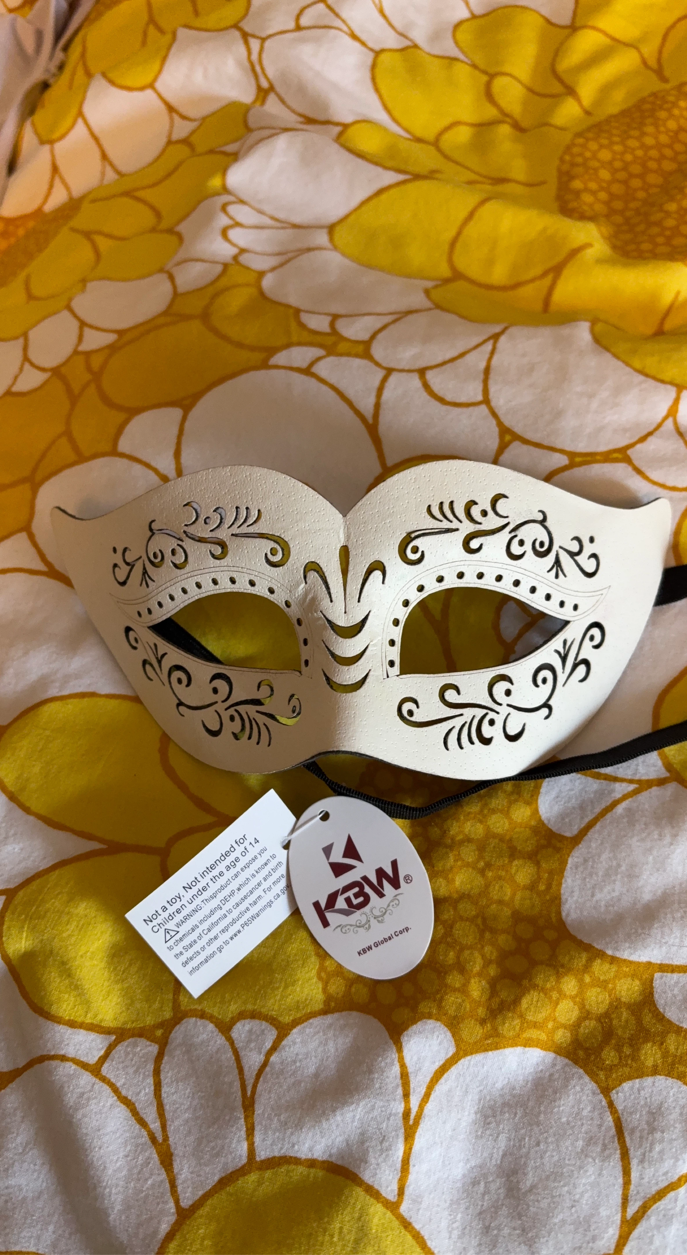 KBW White Decorative Masquerade Mask