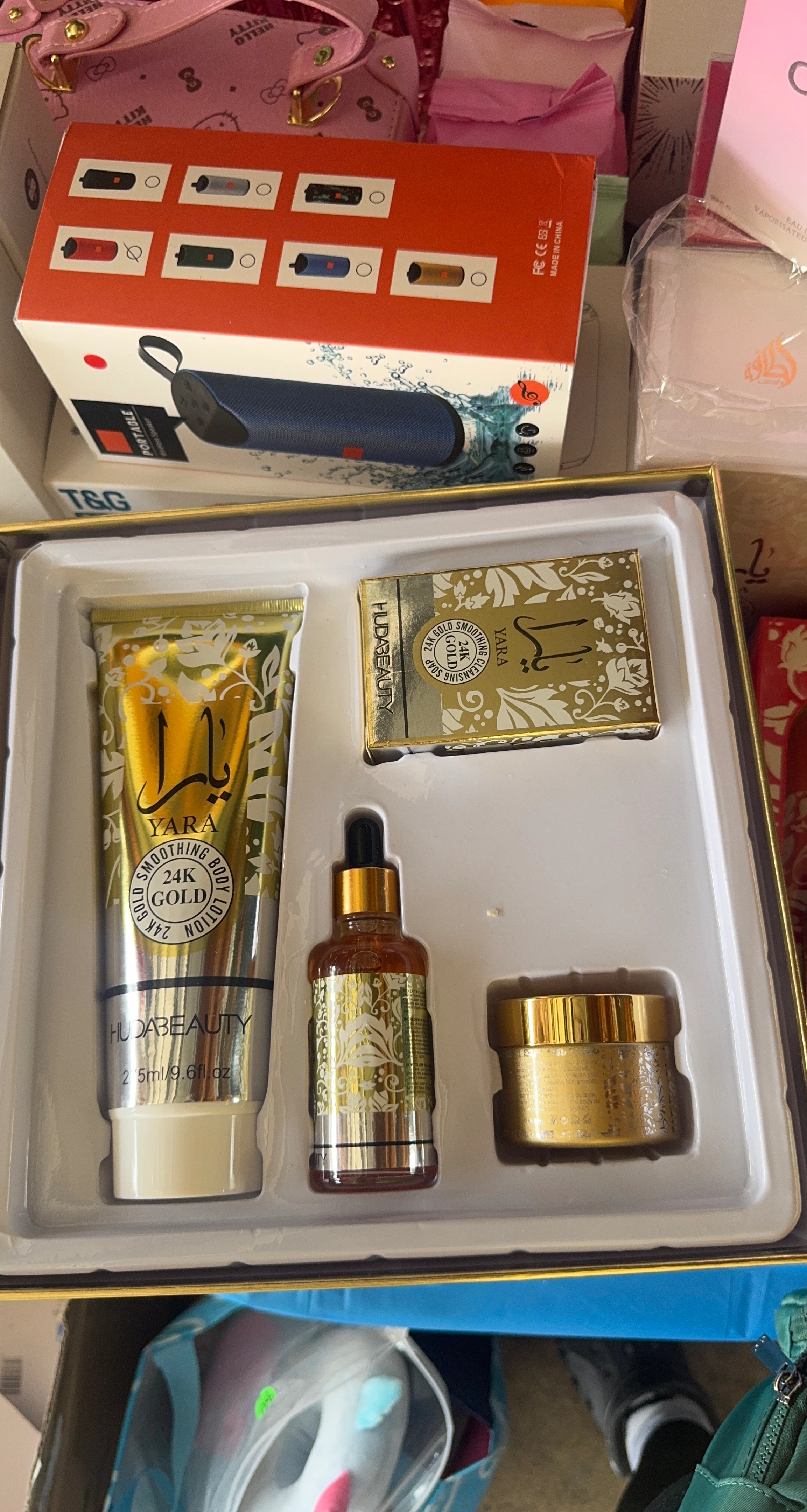 Huda Beauty Yara 24K Gold Smoothing Body Lotion Set