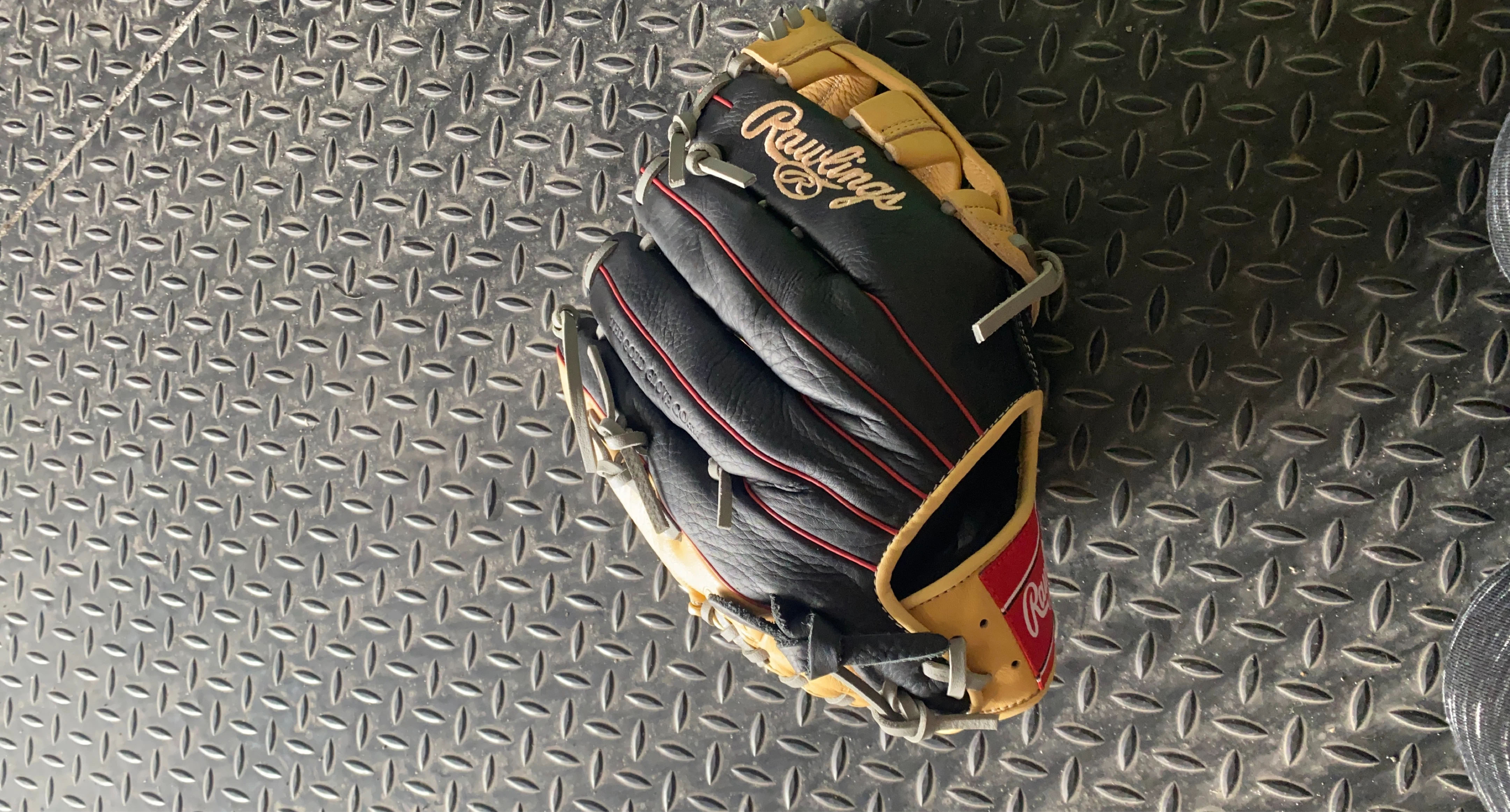 Rawlings Baseball Glove