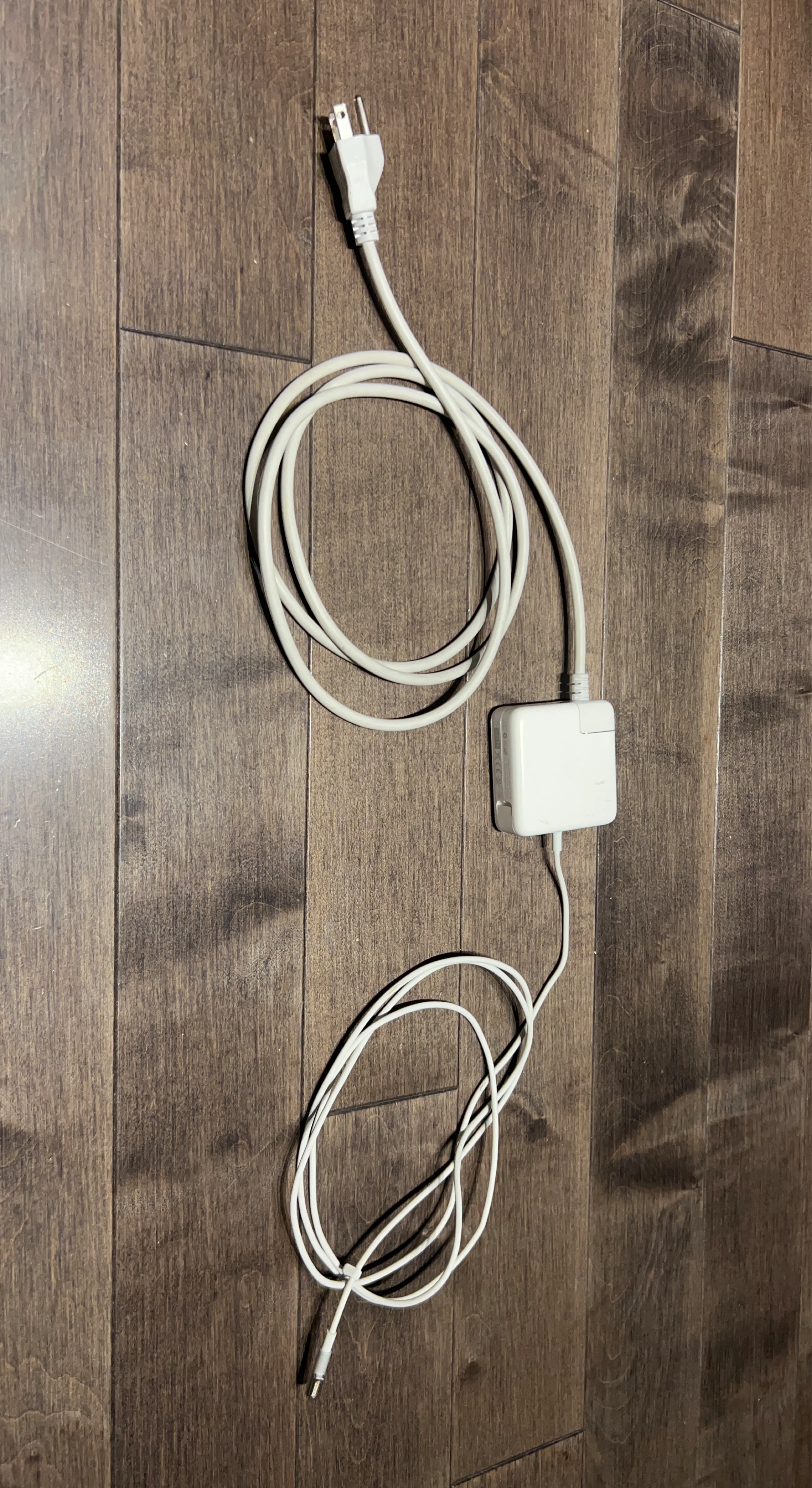 Apple MacBook Pro Power Adapter Charger