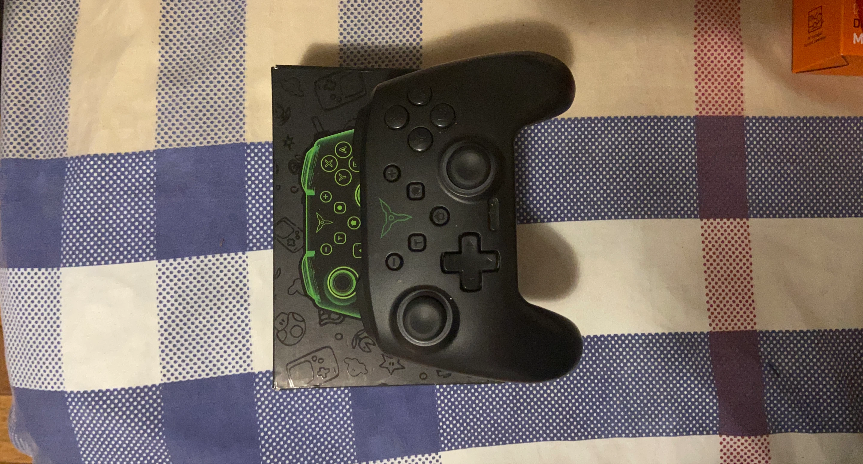 Black Wireless Game Controller