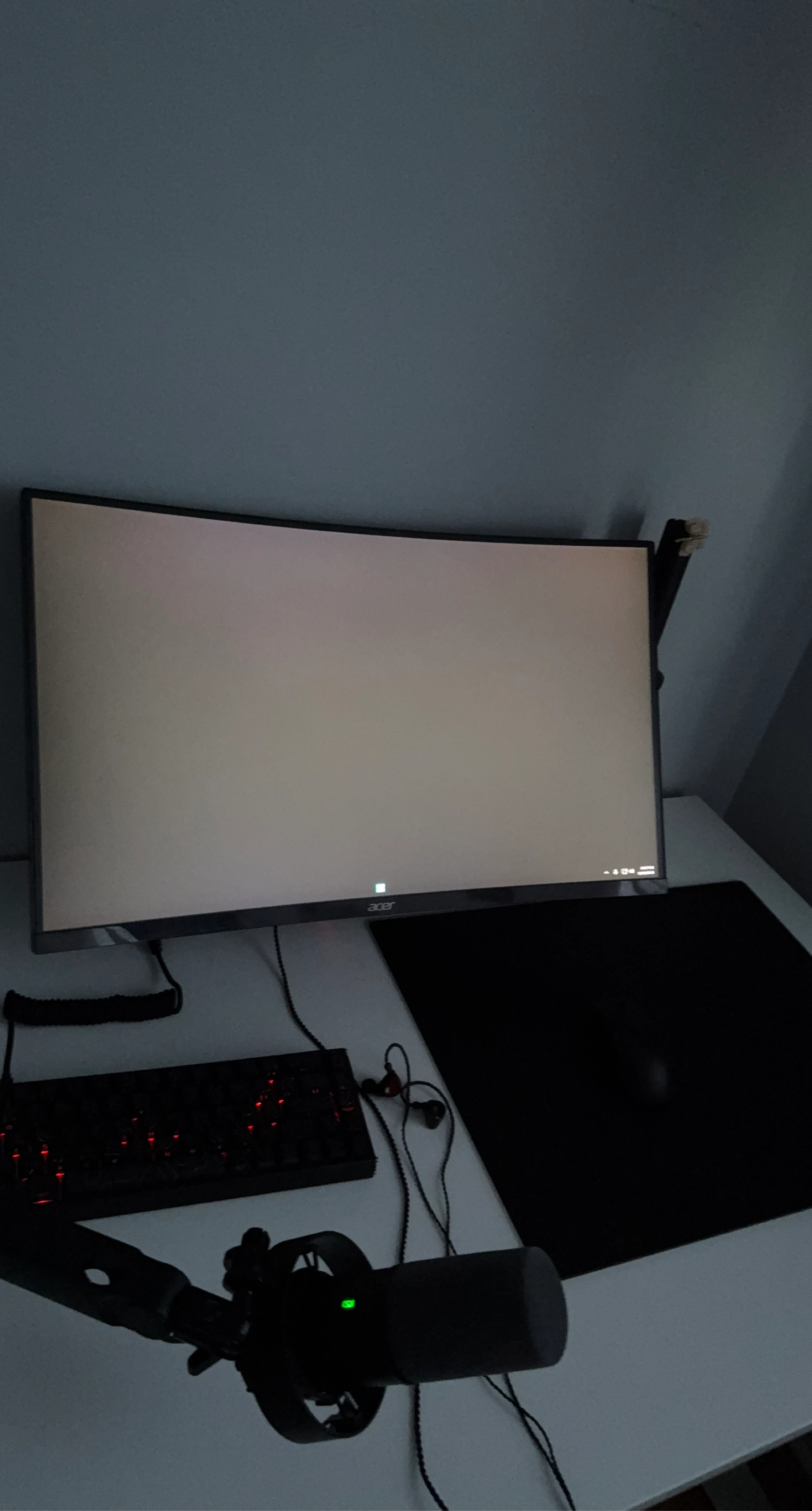 Acer Curved Gaming Monitor (180Hz)