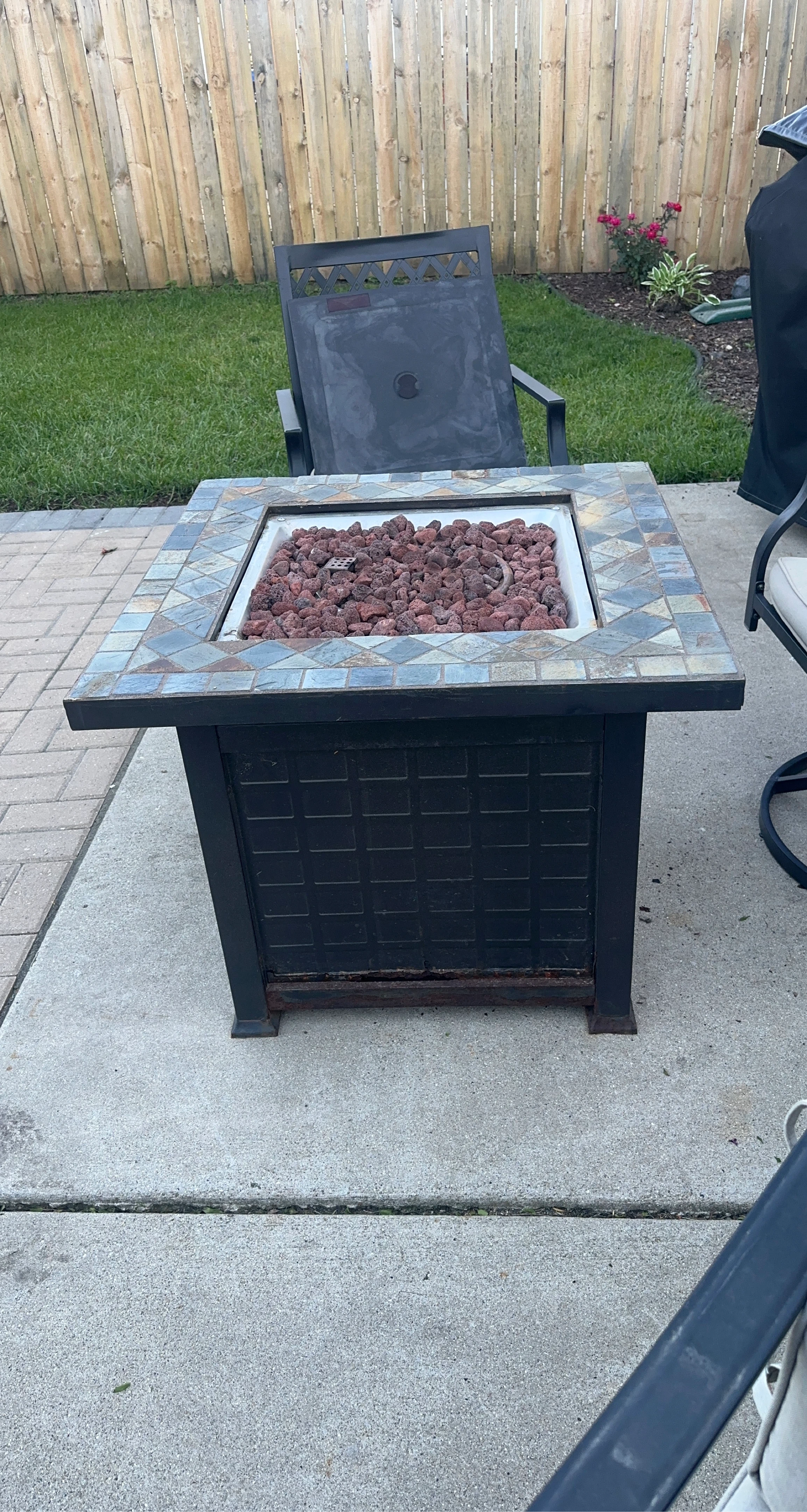 Square Tile Top Gas Fire Pit with Lava Rocks