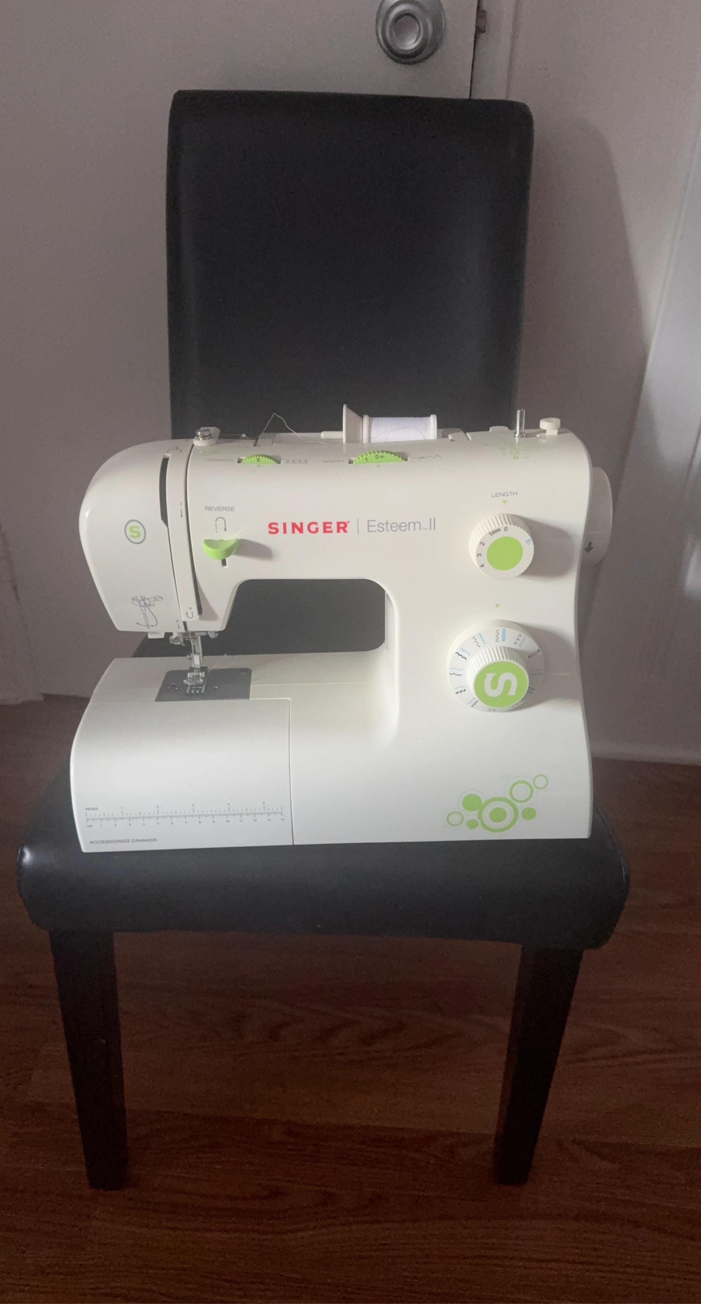 Singer "Esteem II" Sewing Machine