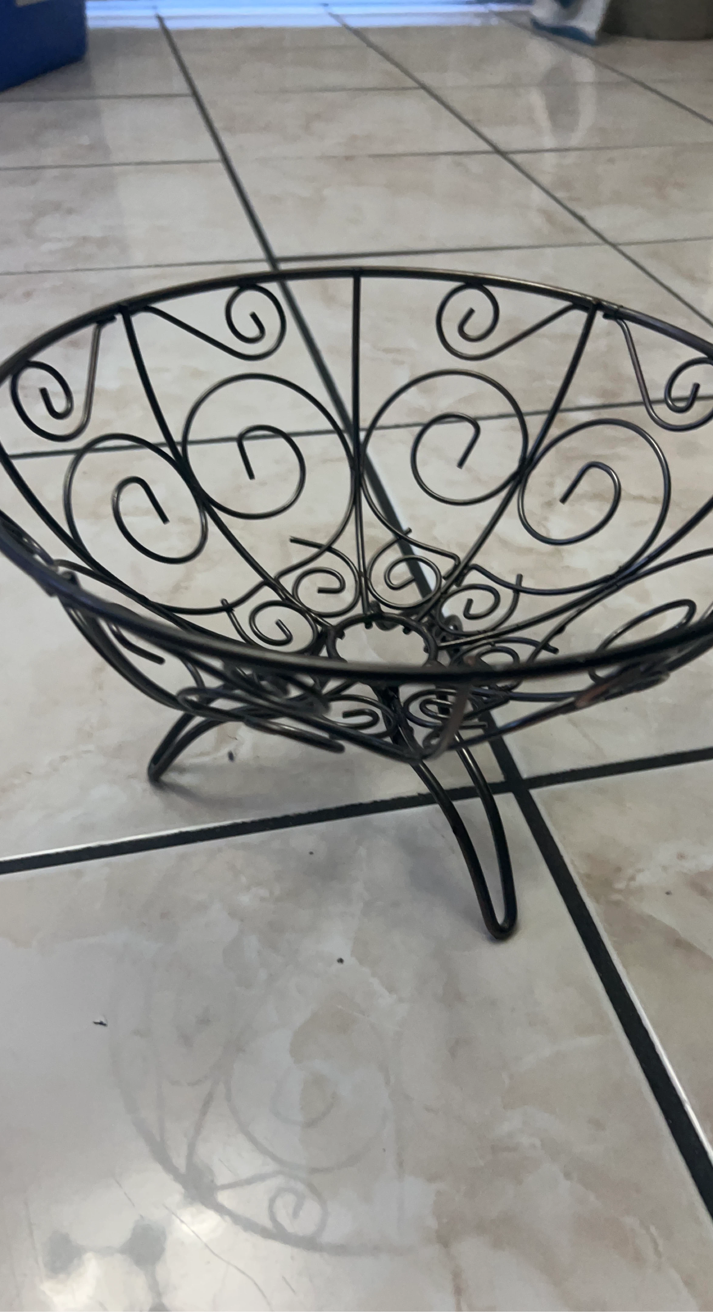 Black Metal Wire Fruit Bowl
