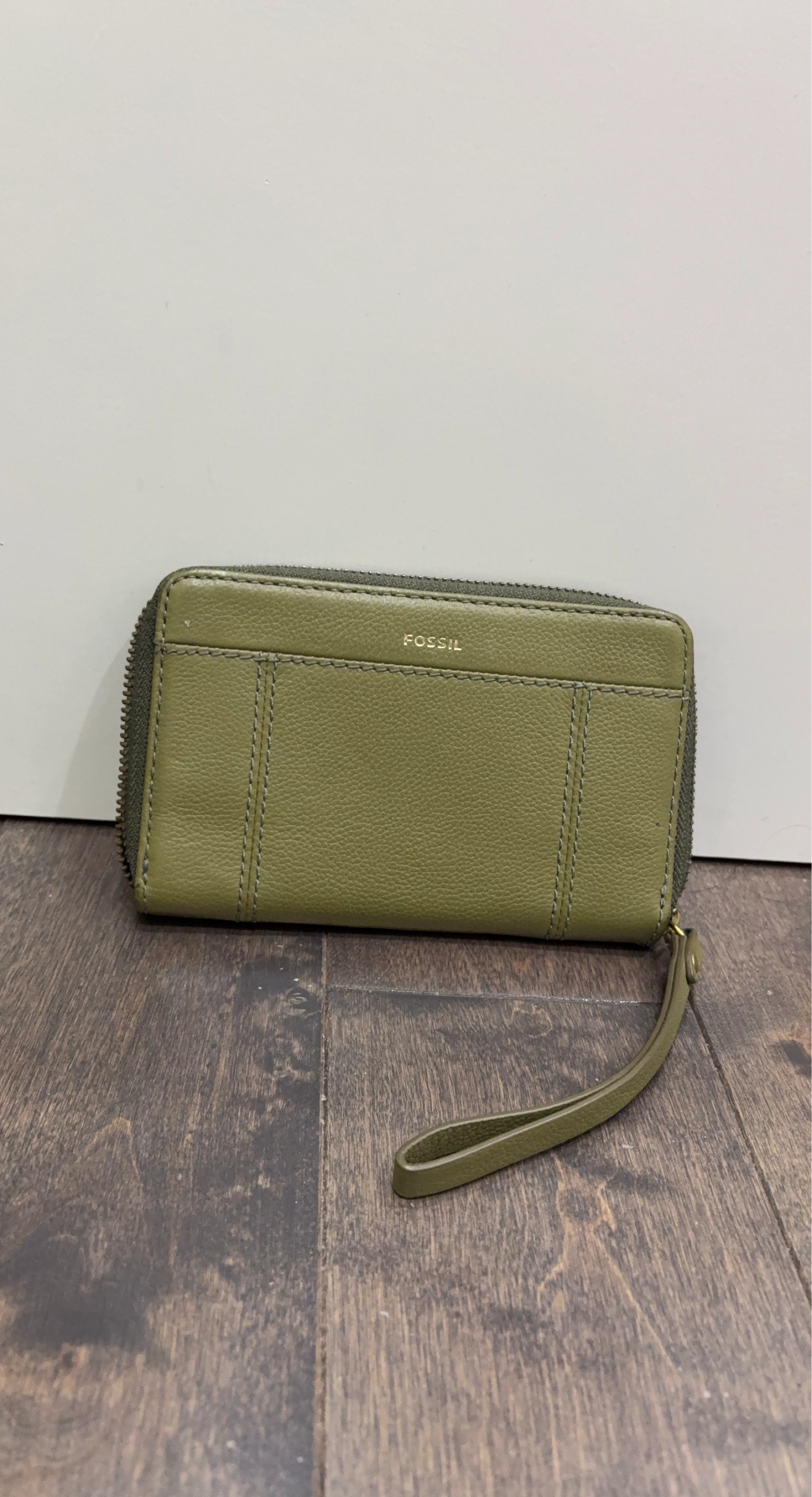 Fossil Green Leather Zip-Around Wristlet Wallet
