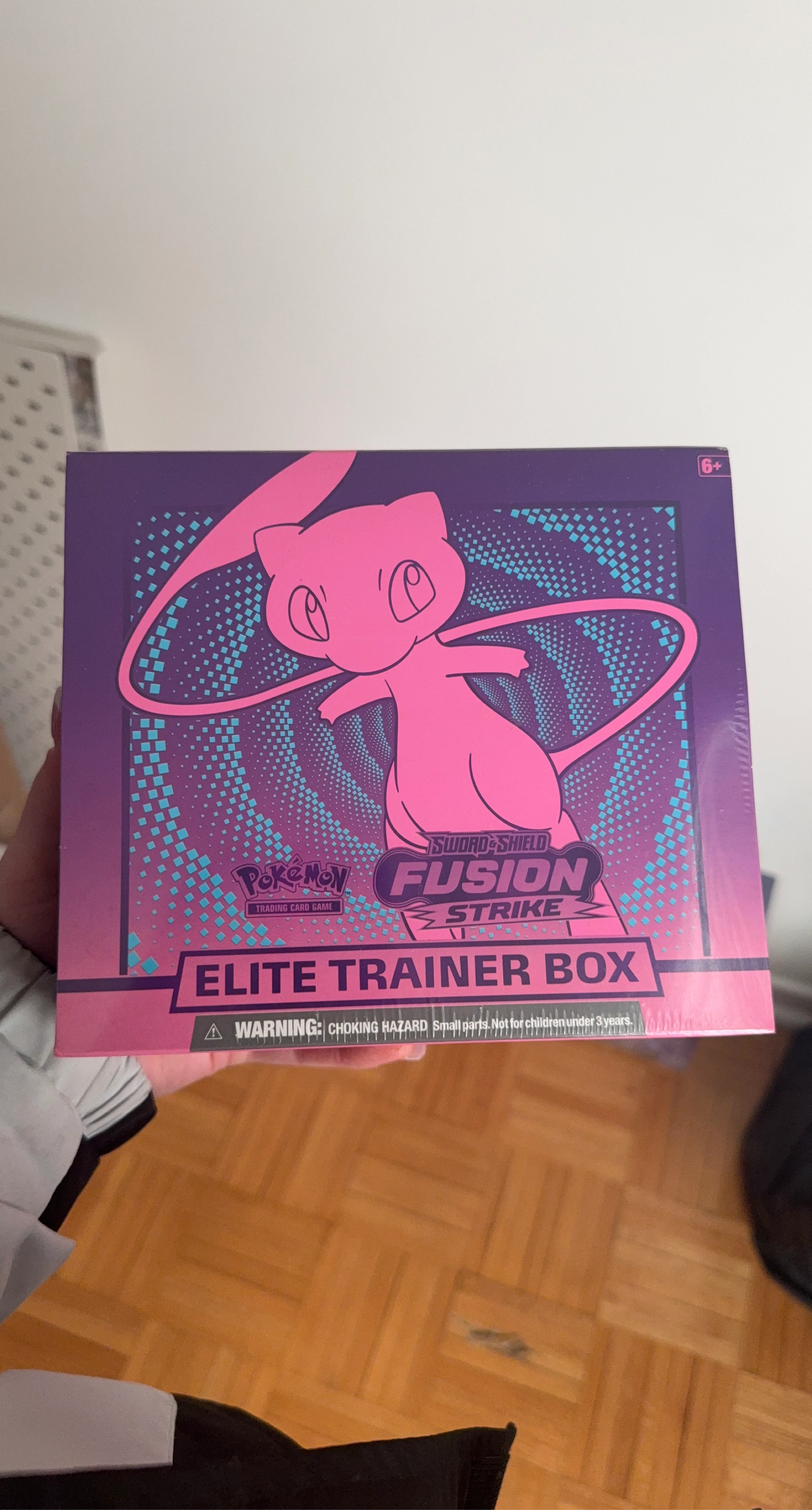 Pokemon Sword & Shield Fusion Strike Elite Trainer Box