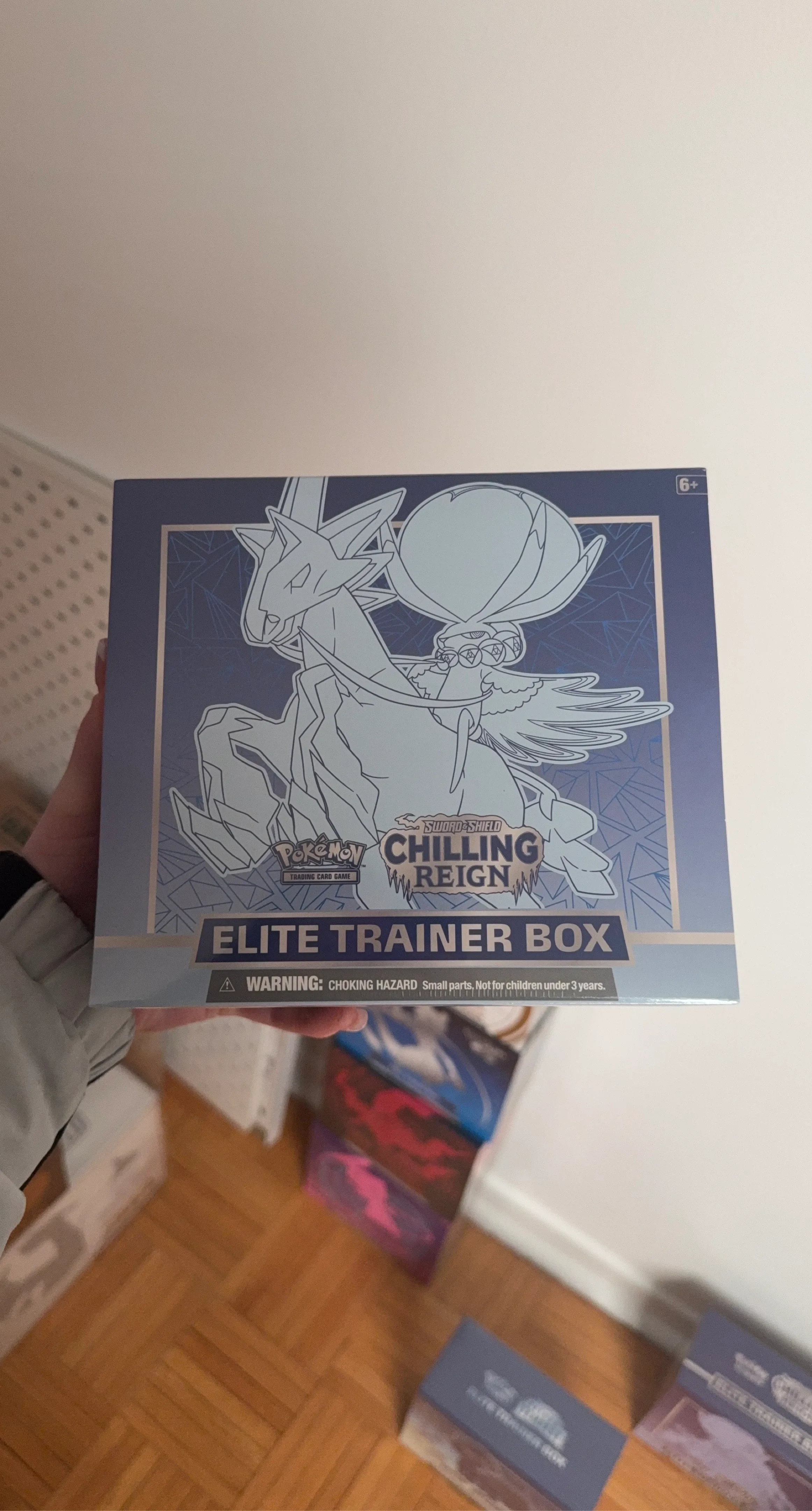 Pokemon Sword & Shield Chilling Reign Elite Trainer Box