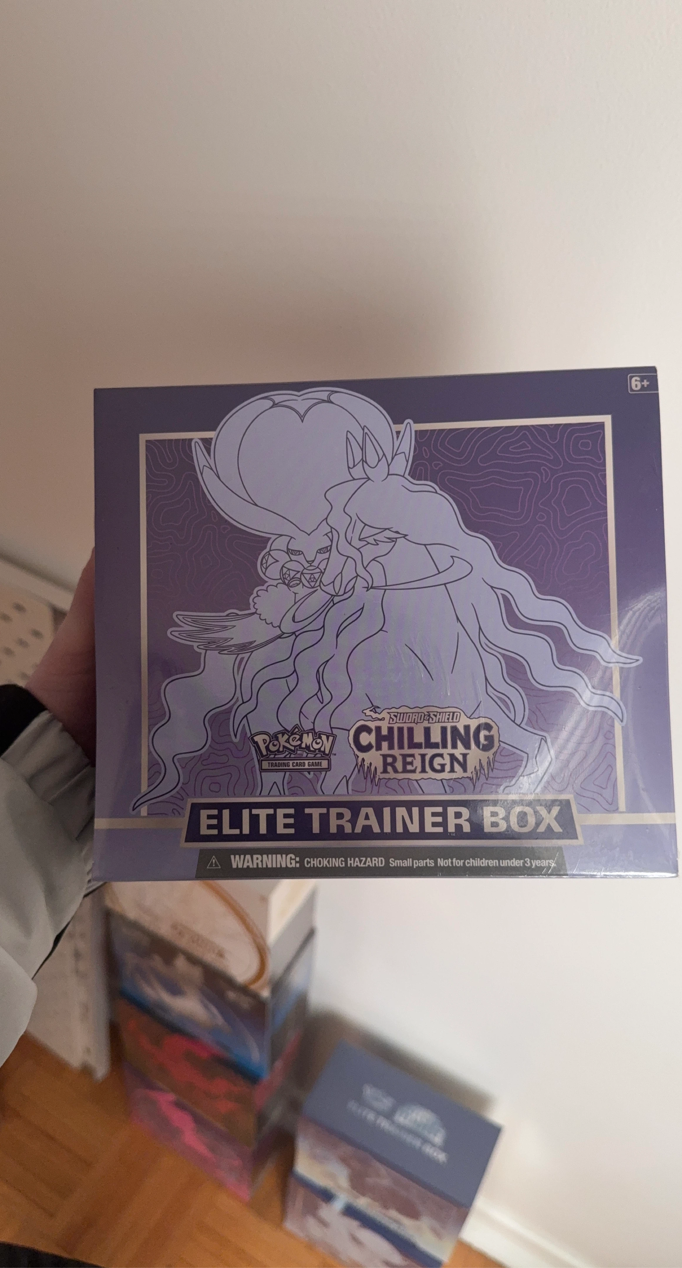 Pokemon Sword & Shield Chilling Reign Elite Trainer Box