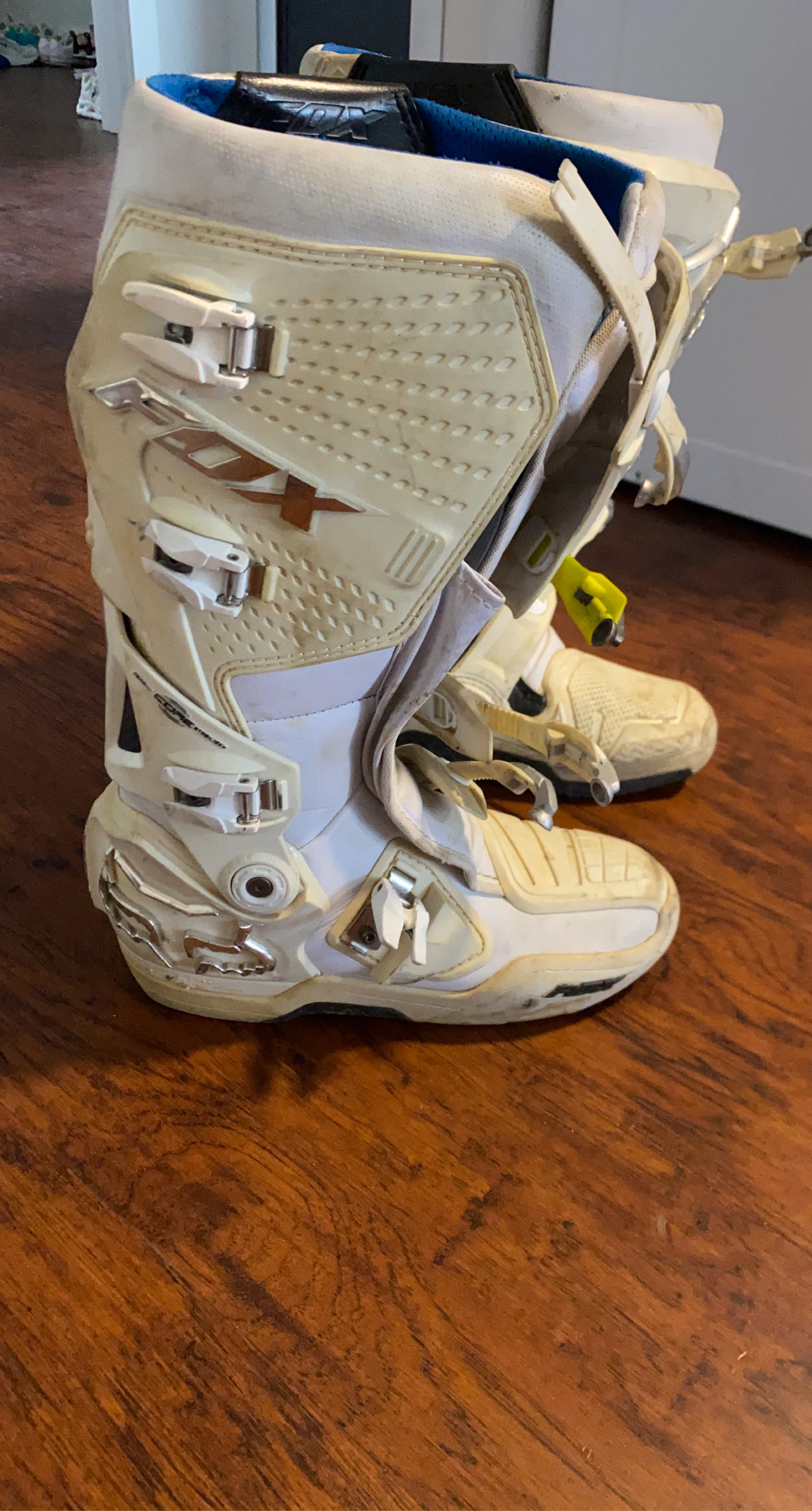 Fox Racing M.O.M. Instinct Boots Size 9 (42.5) White