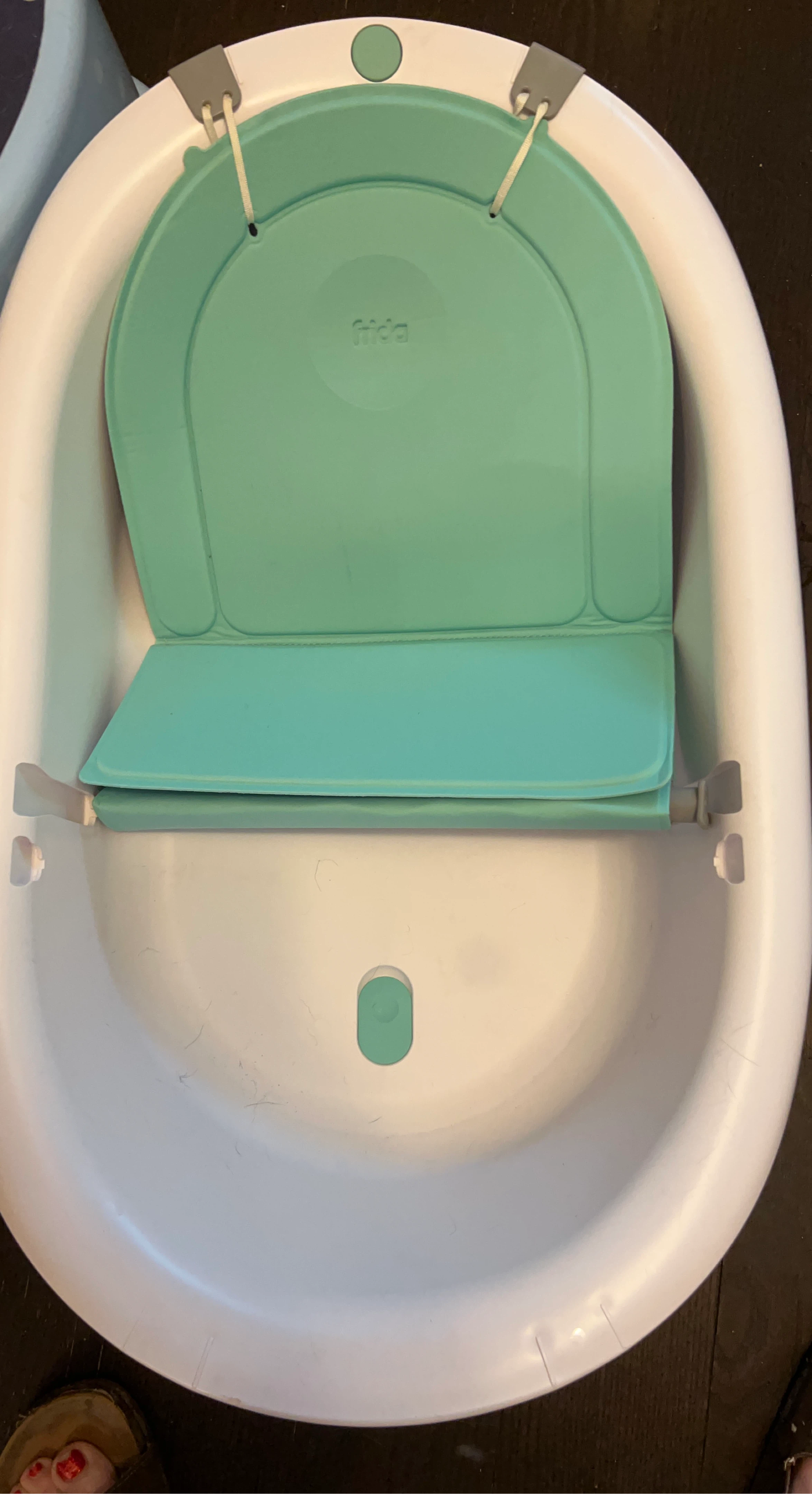 Frida Baby Grow-With-Me 4-in-1 Bath Tub