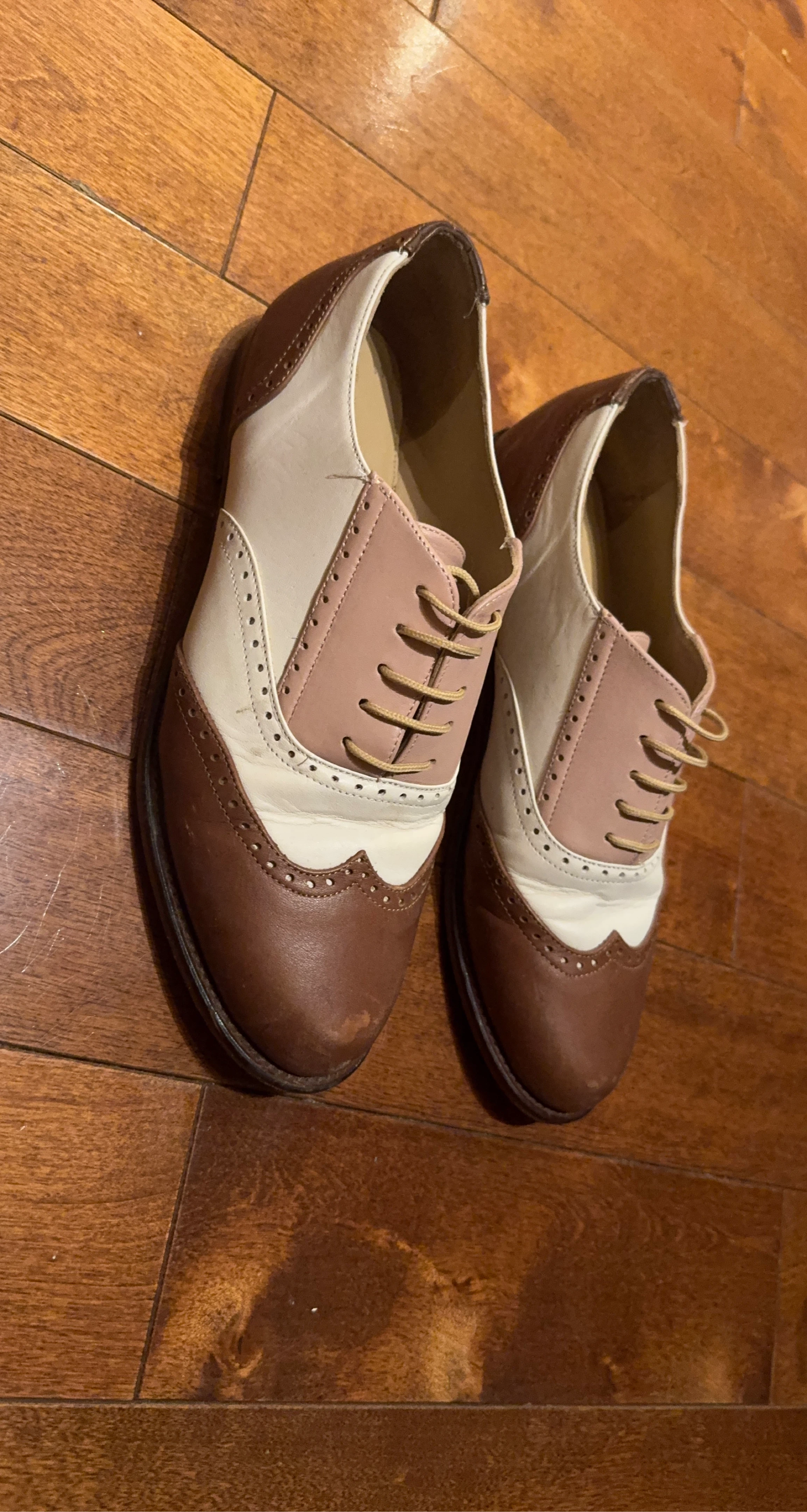Women's Wingtip Oxford Shoes