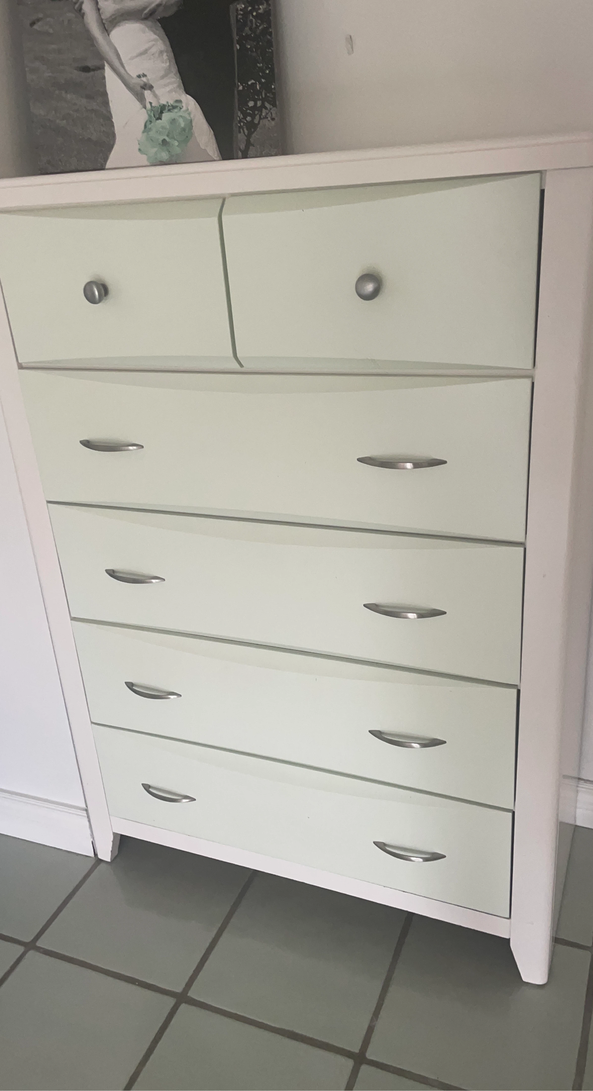 Light Green Six-Drawer Dresser