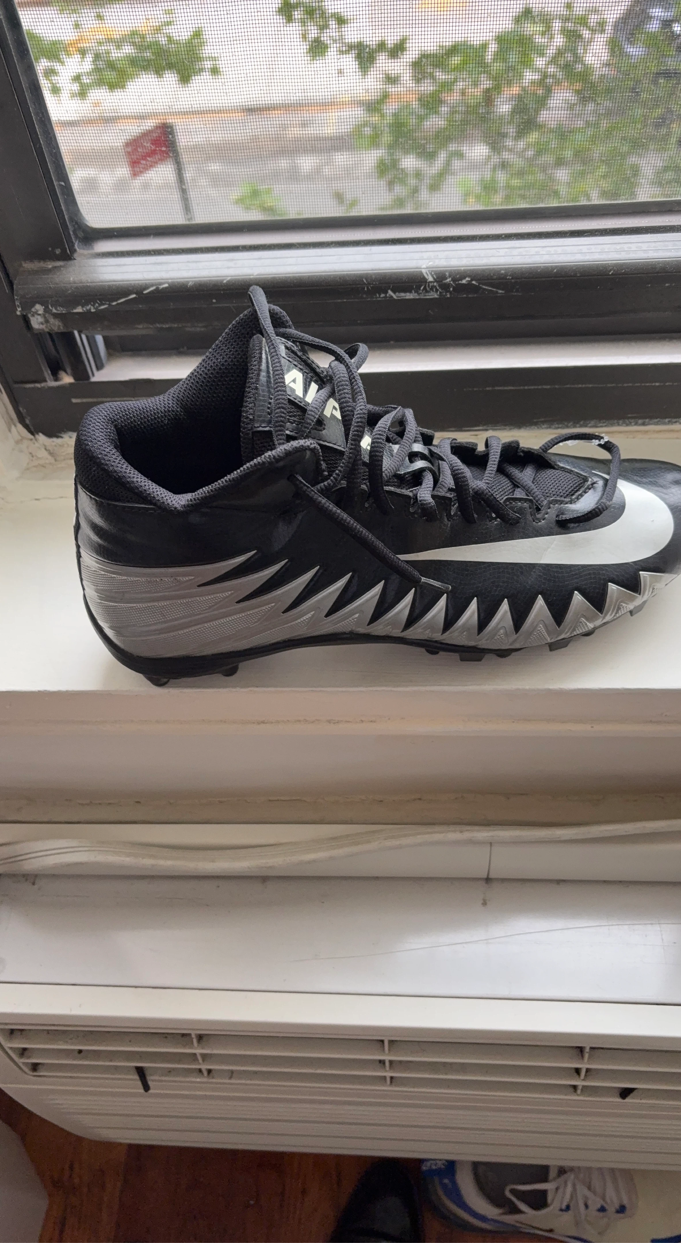 Nike Football Cleats sz 11
