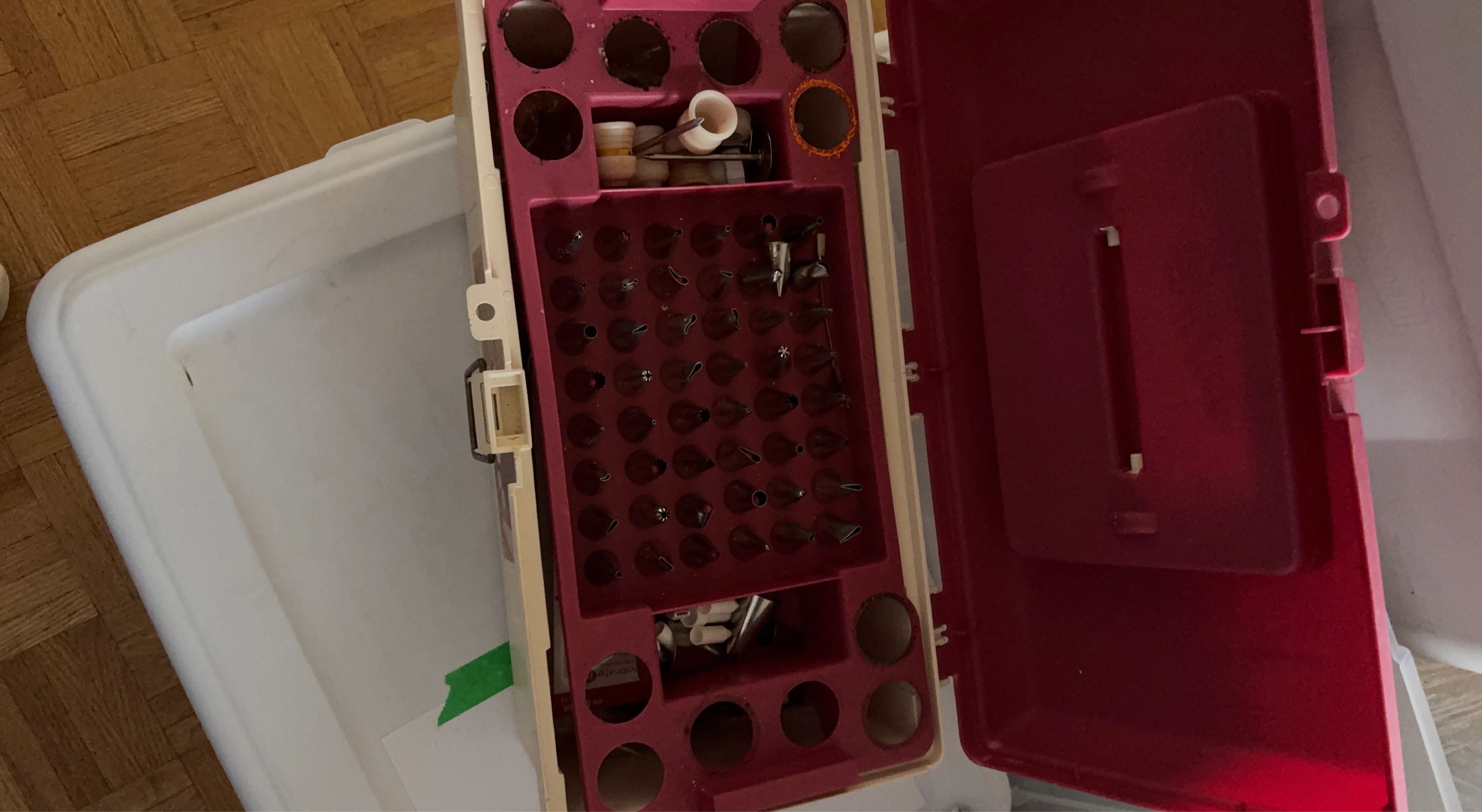 Decorating Tip Set with Case