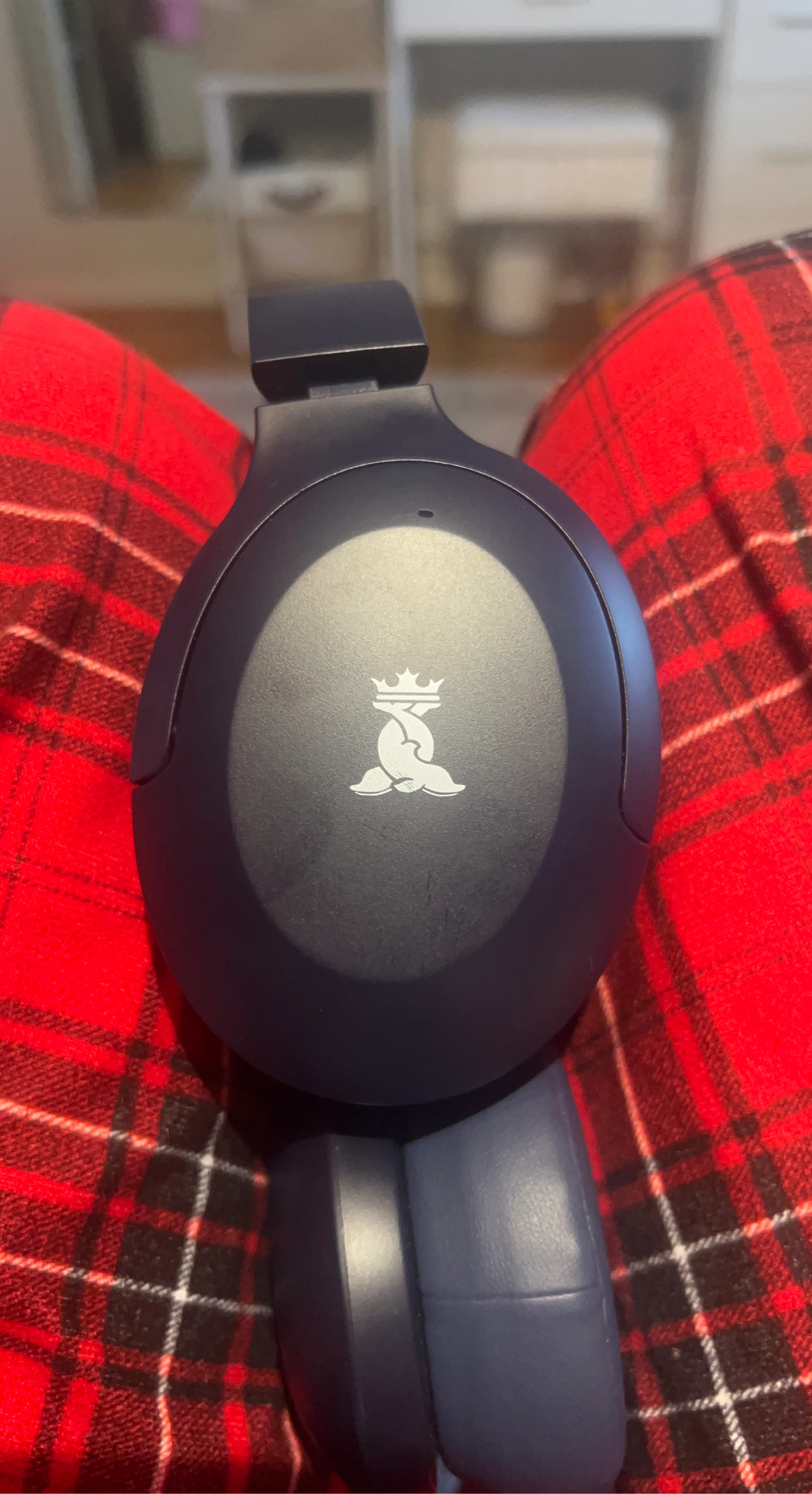 Black Wireless Headphones Model P3965