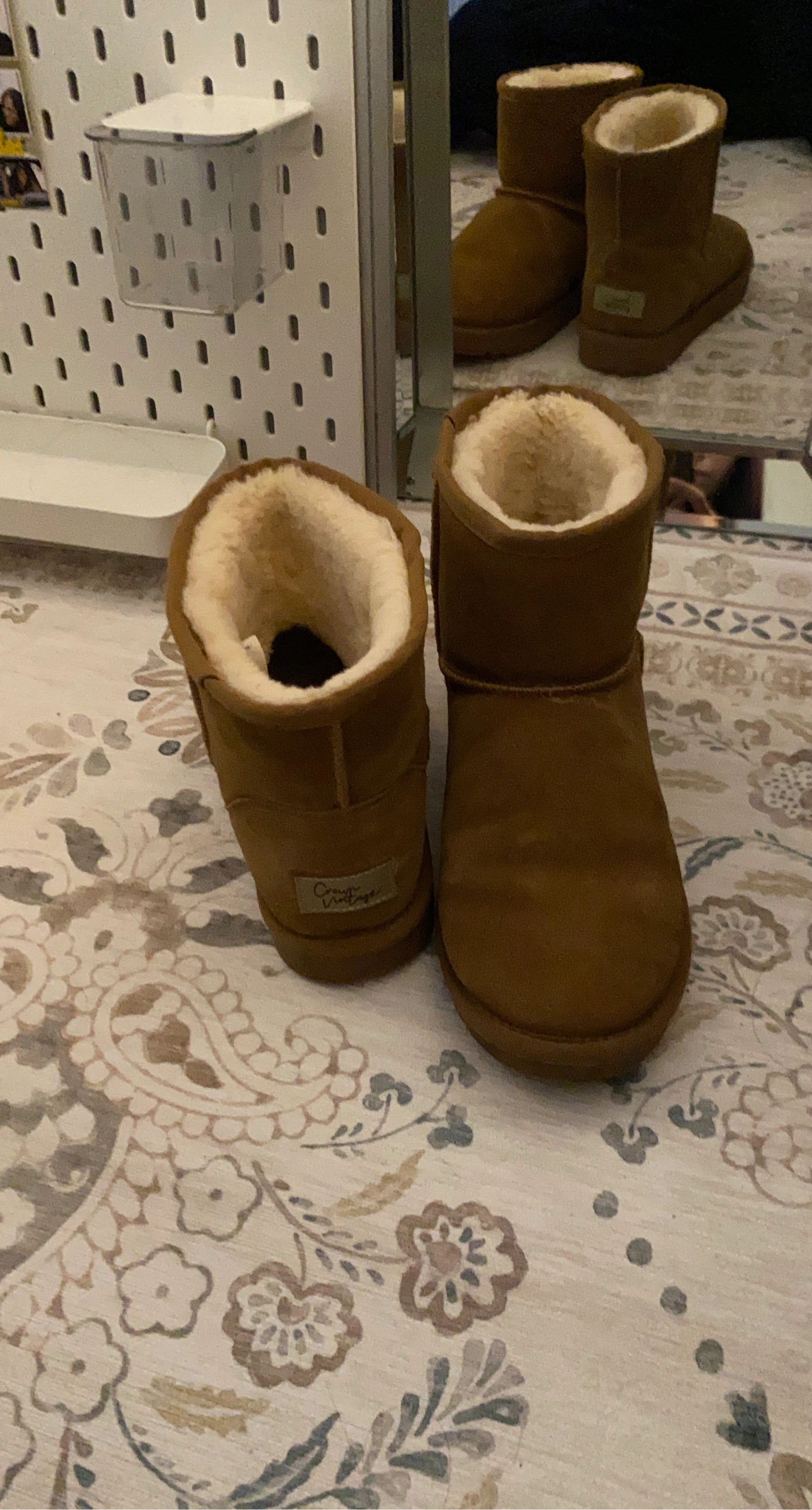 Boots size 9