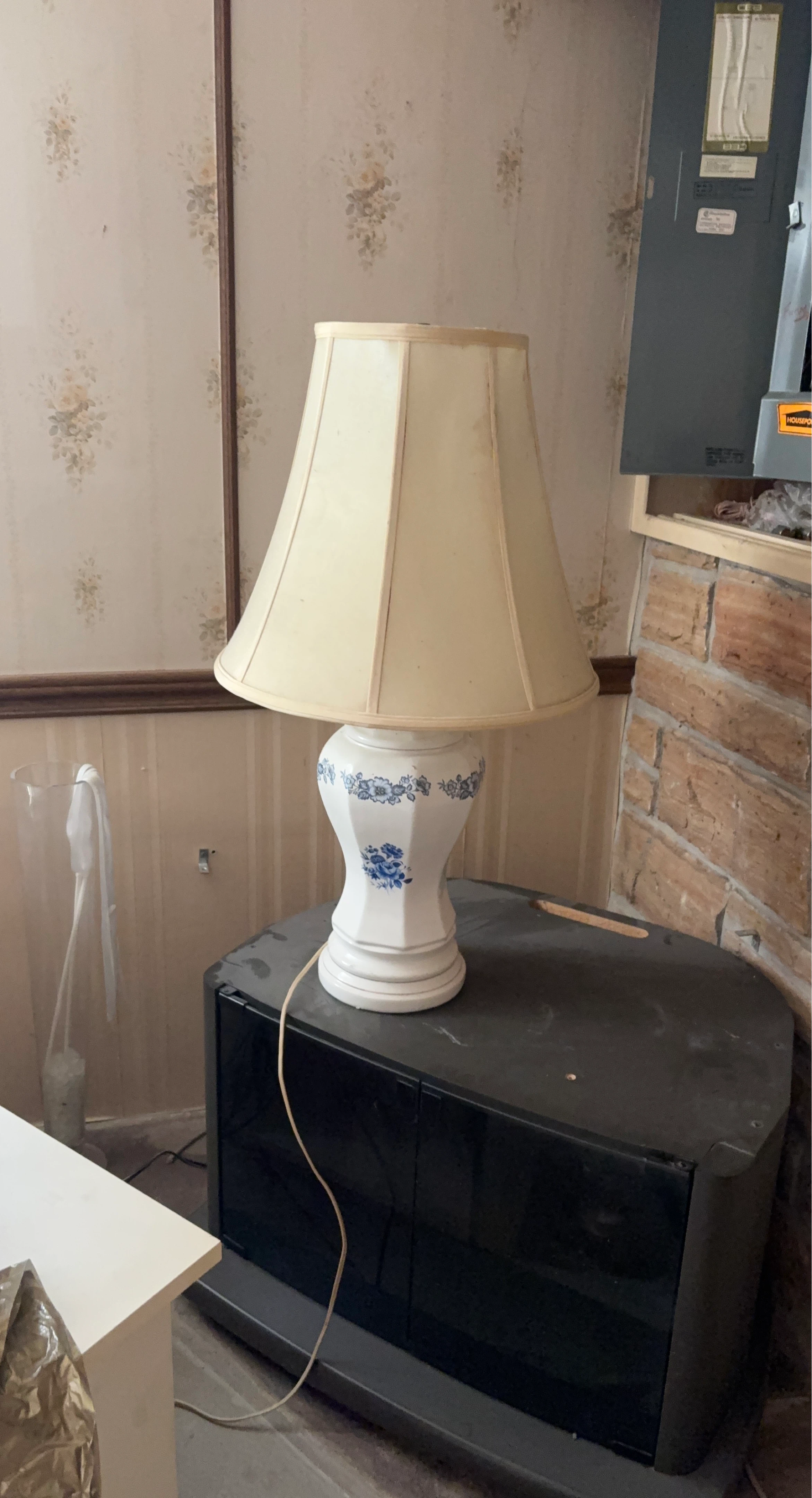 Vintage Ceramic Table Lamp with Floral Design