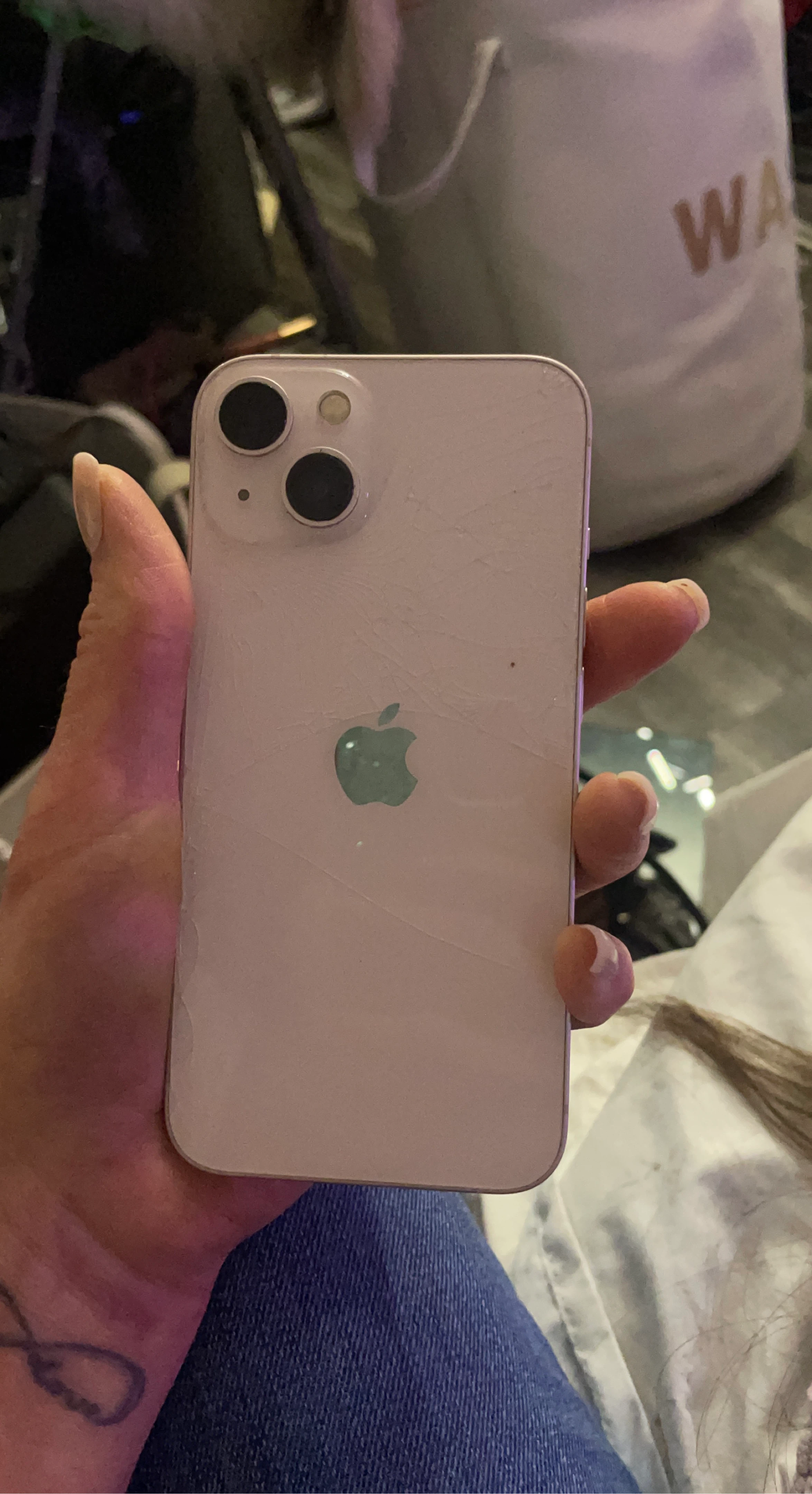 Apple iPhone 13 Pink