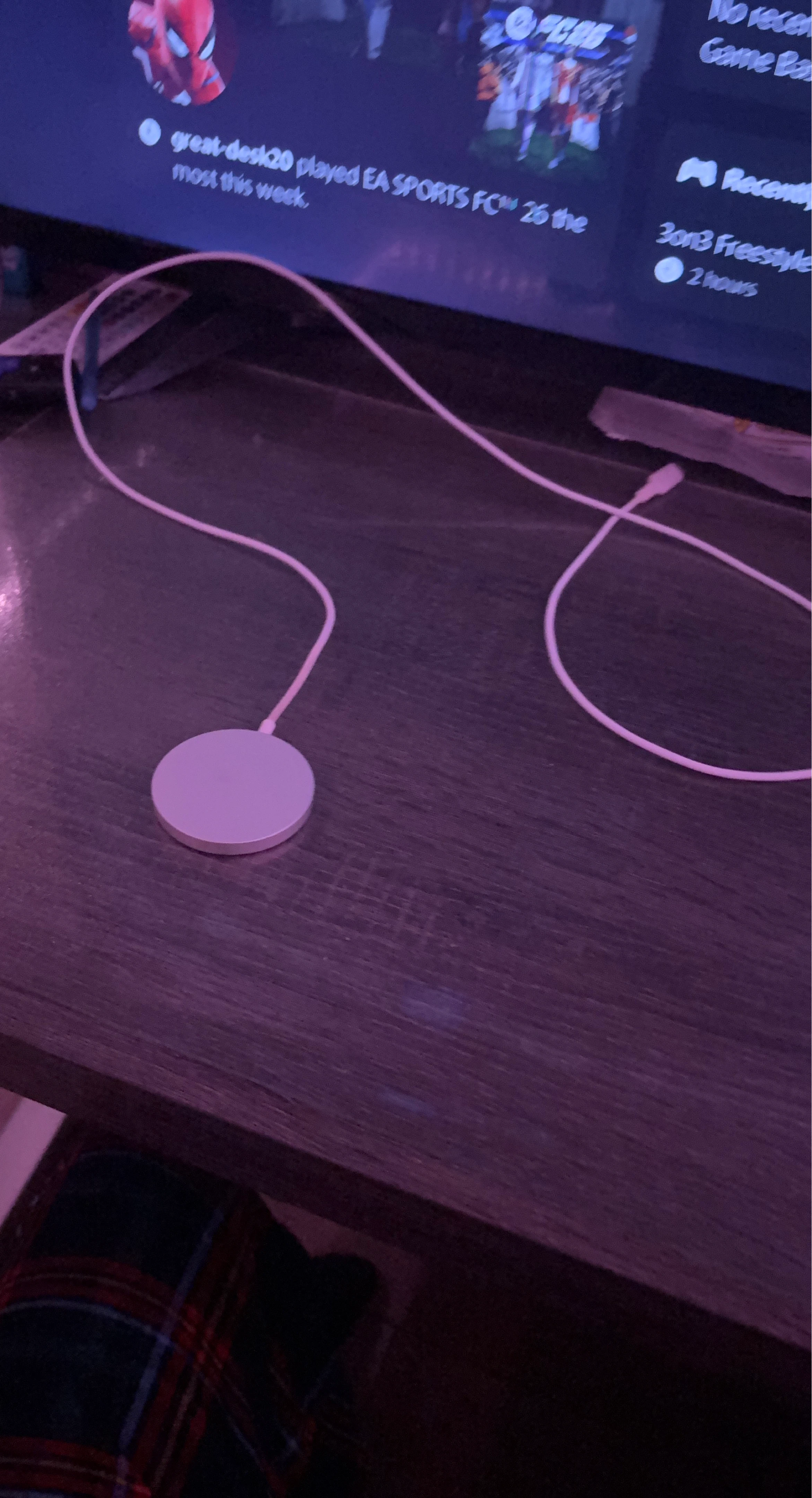 White  apple Wireless Charger