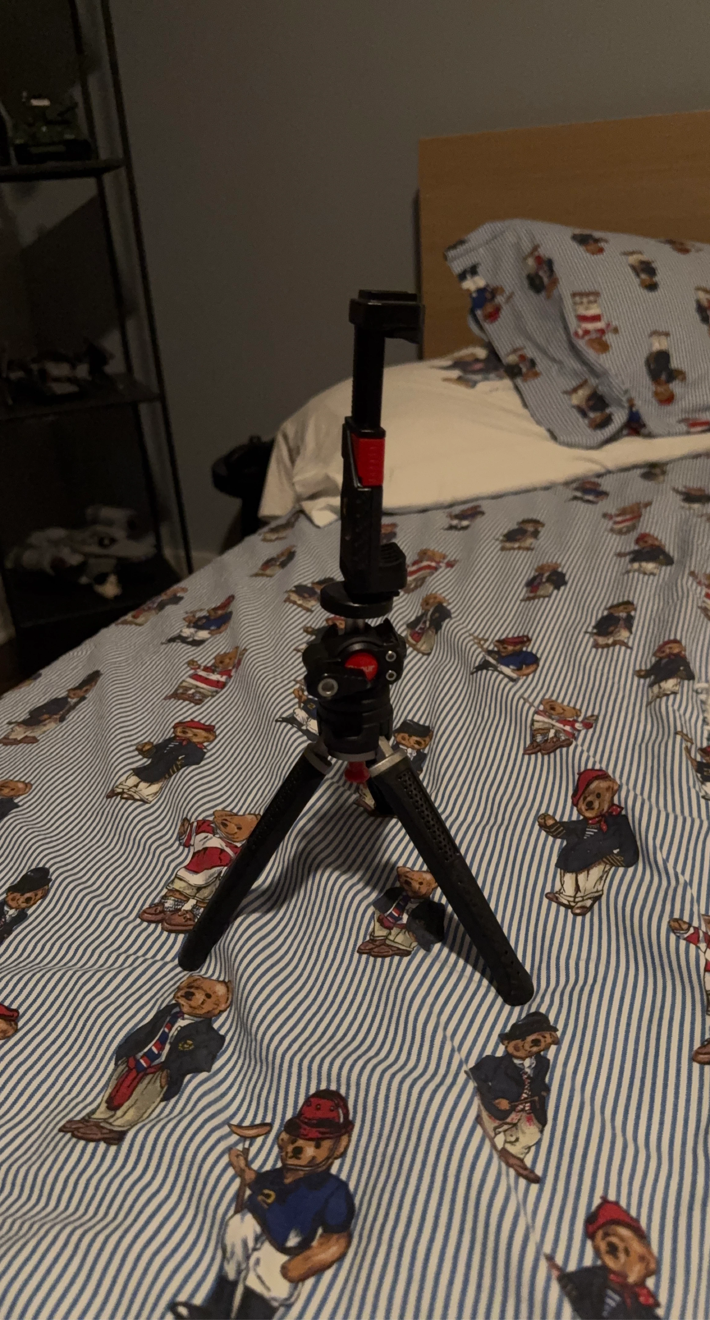 E-Tour small tripod for iPhone/camera