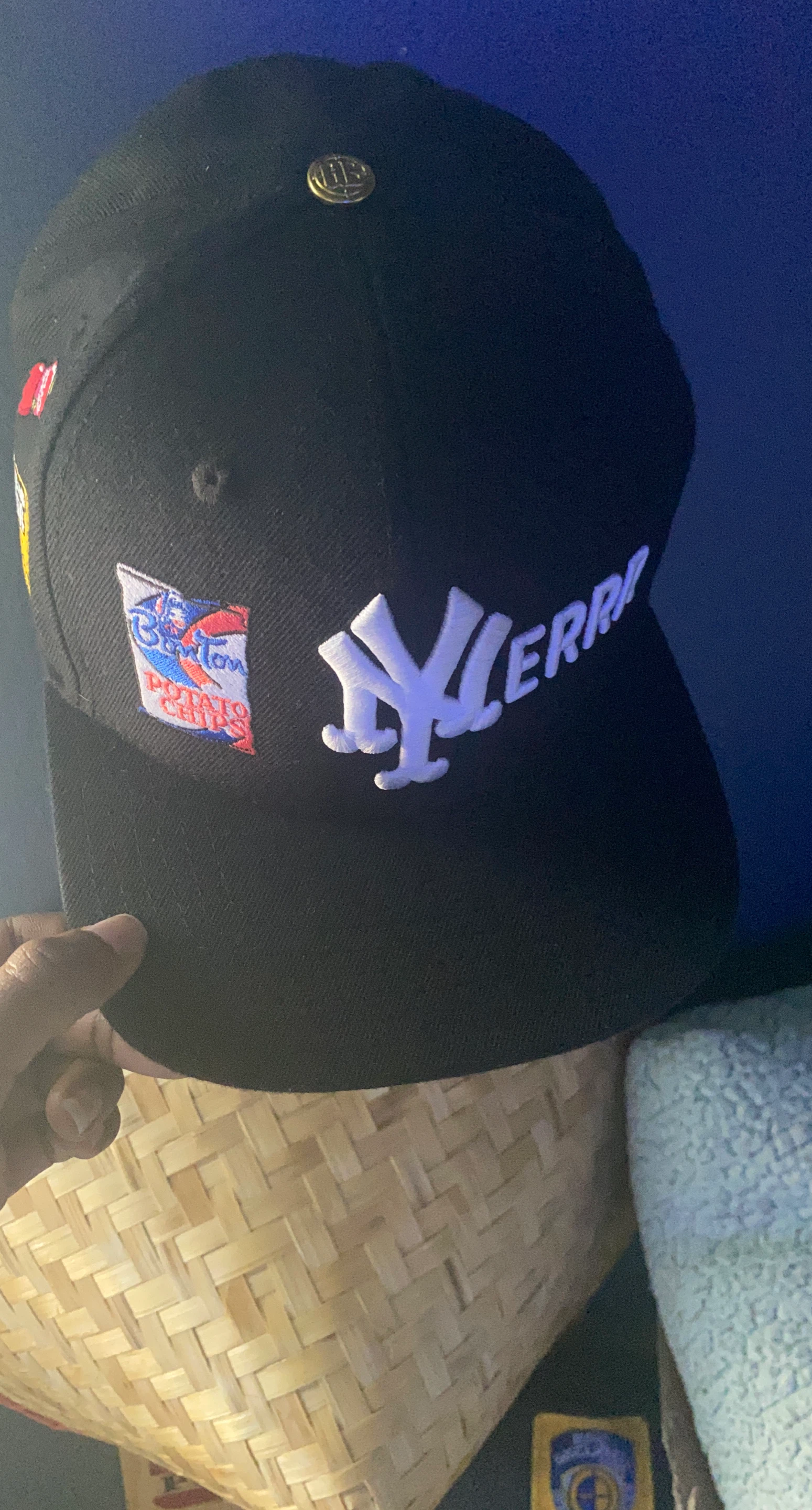 New Era Black Baseball Cap with NY Yankees Logo and Patches
