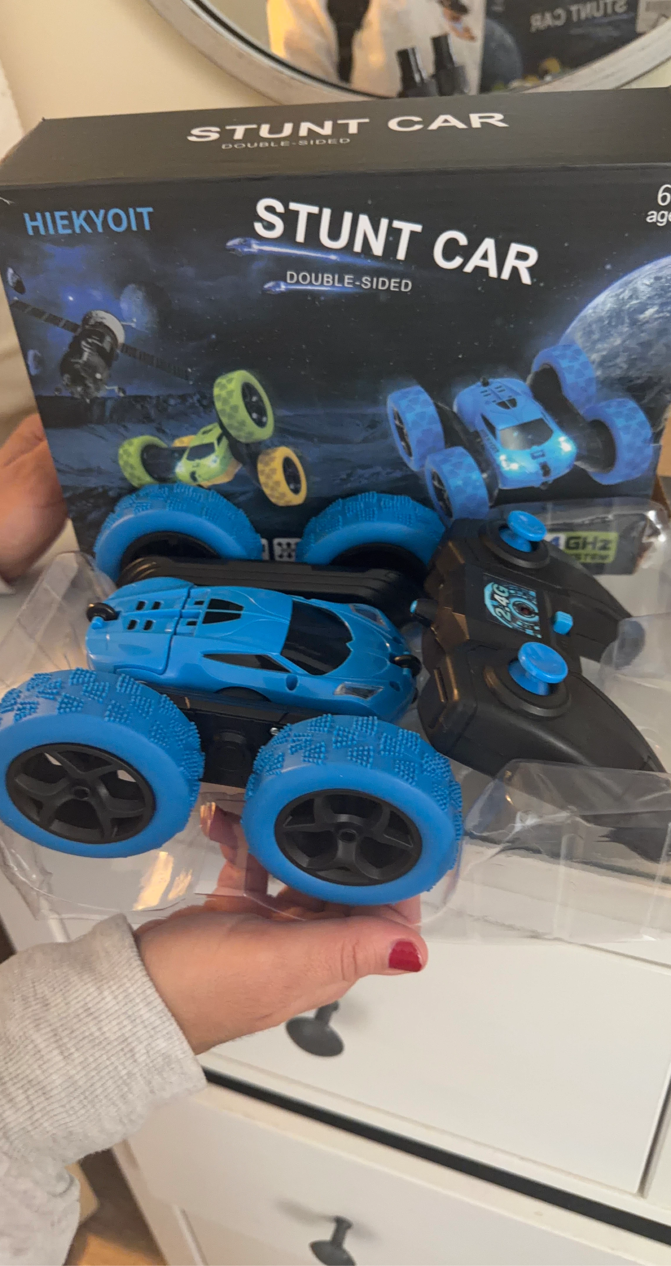 Hiekyoit Double-Sided Stunt Car with Remote