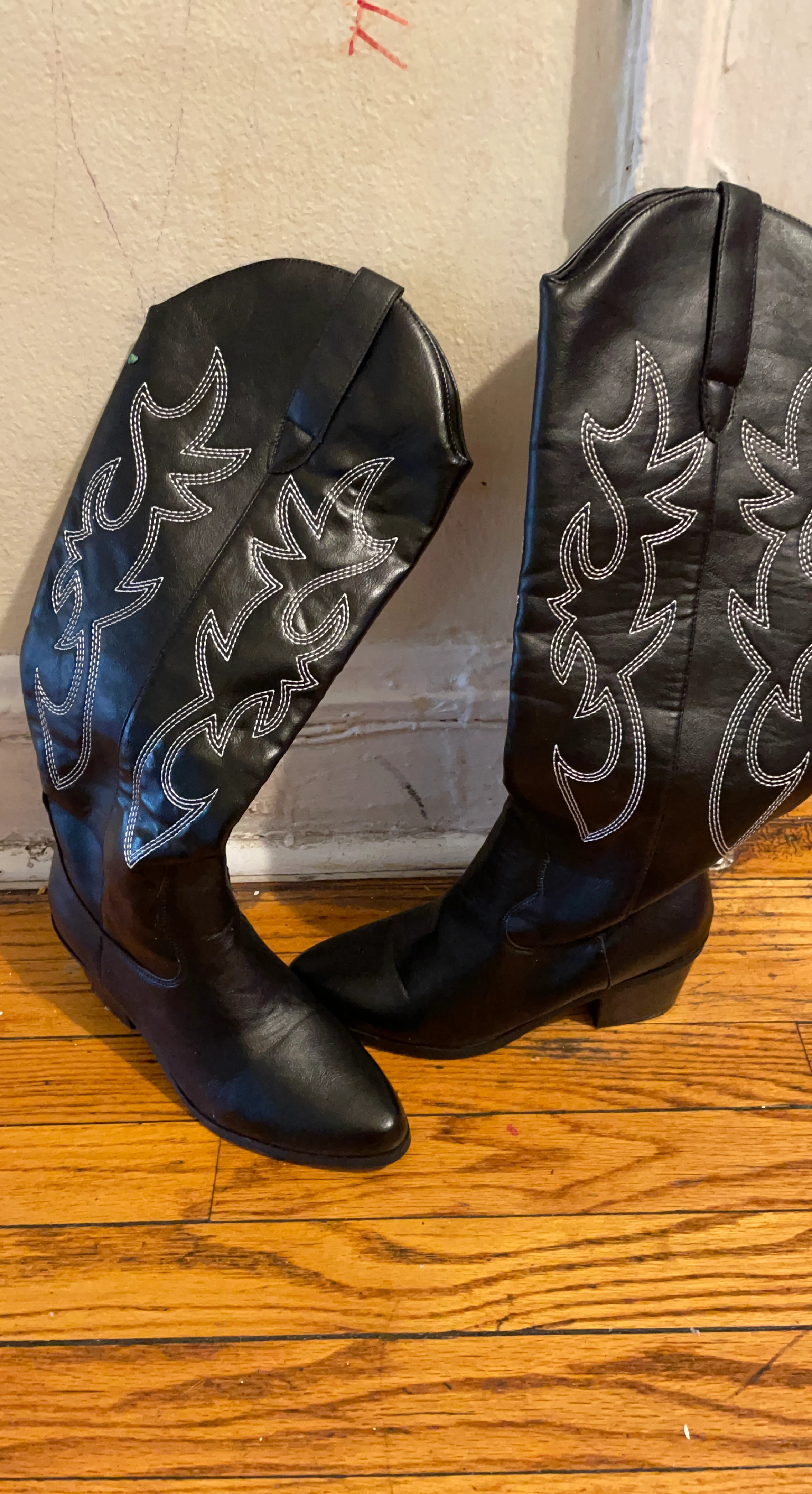 Black Cowboy Boots with White Stitching