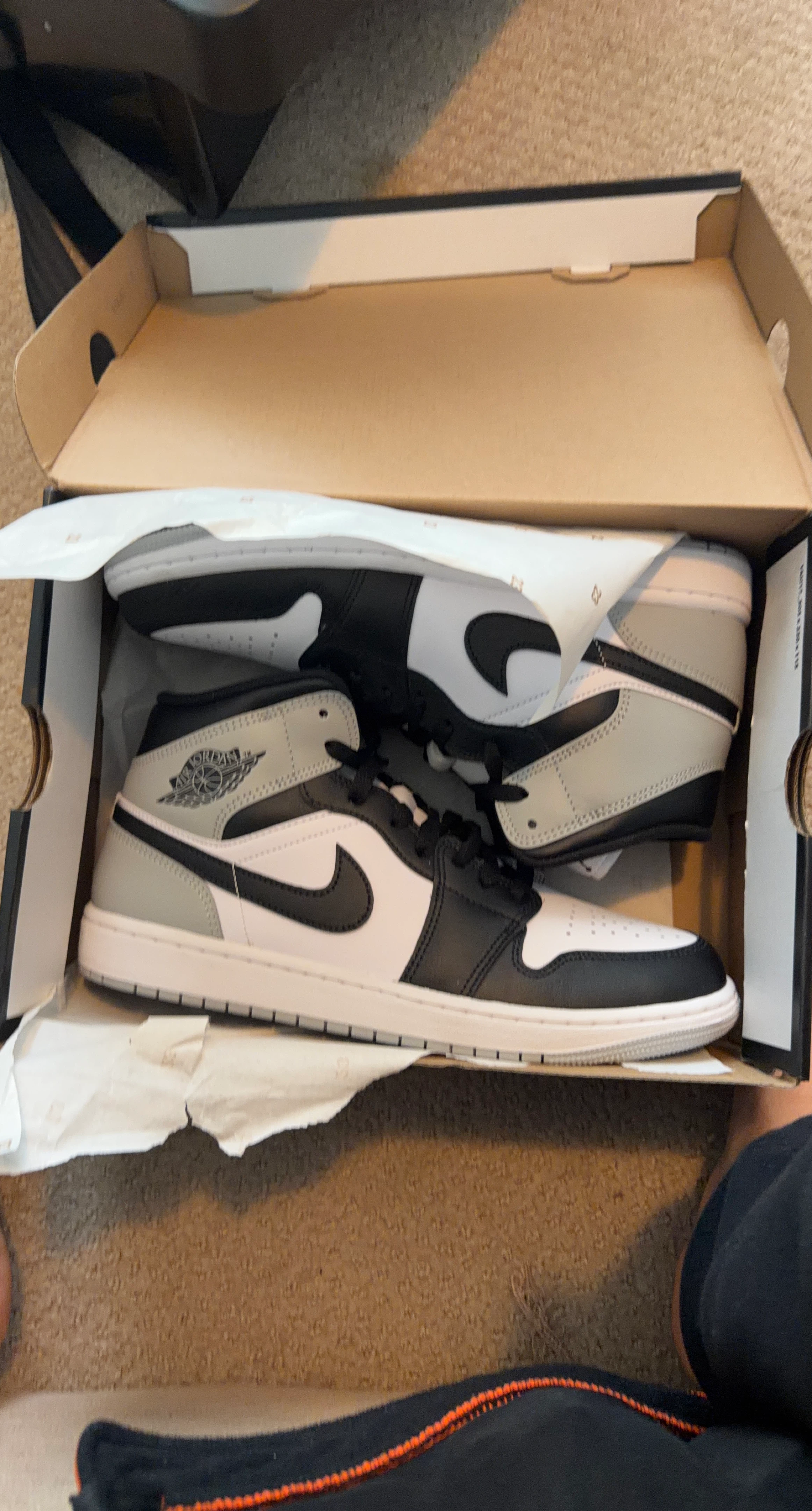 Air Jordan 1 Mid Sneakers