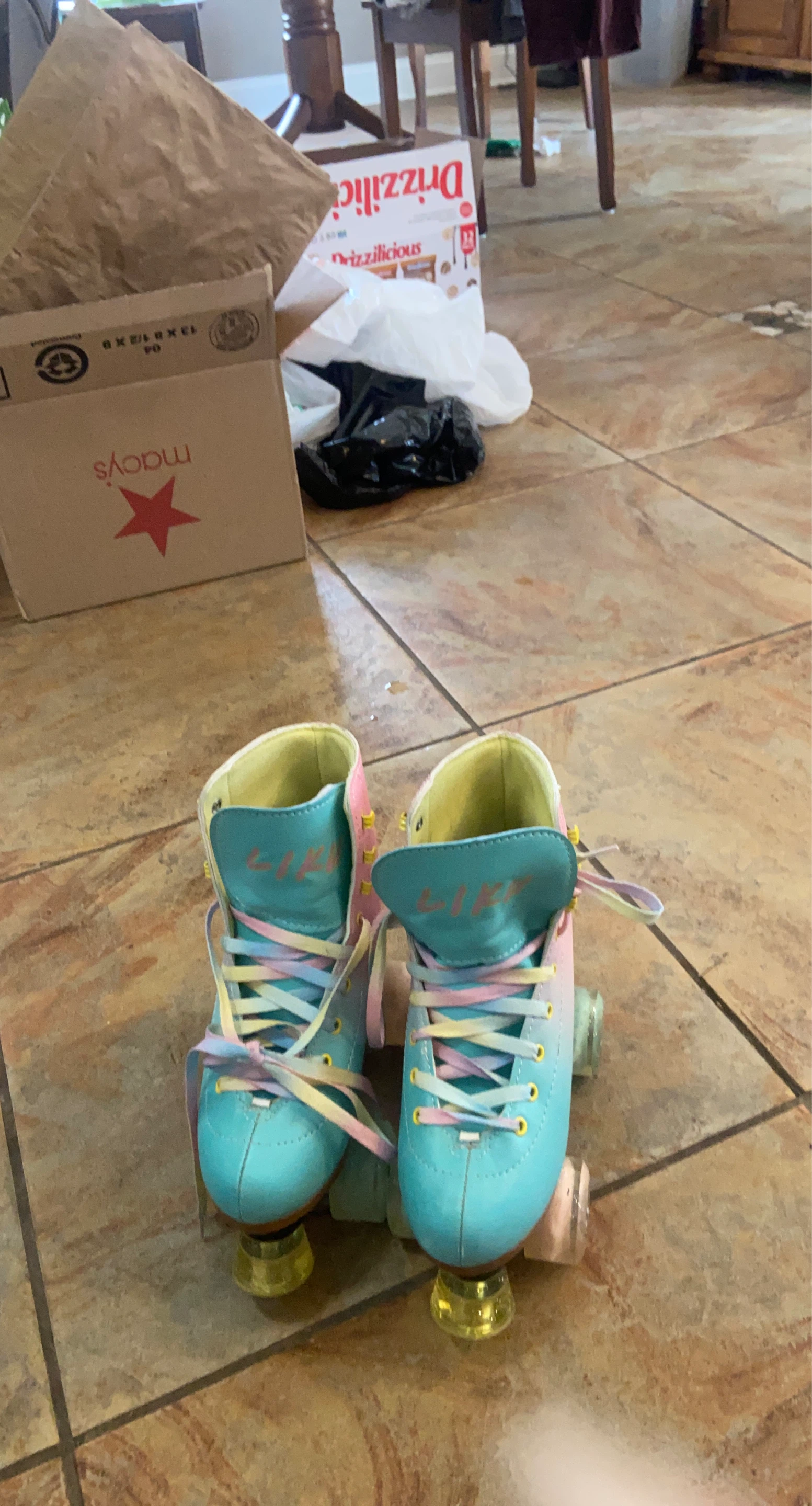 Girl's Roller Skates - Size 3-4
