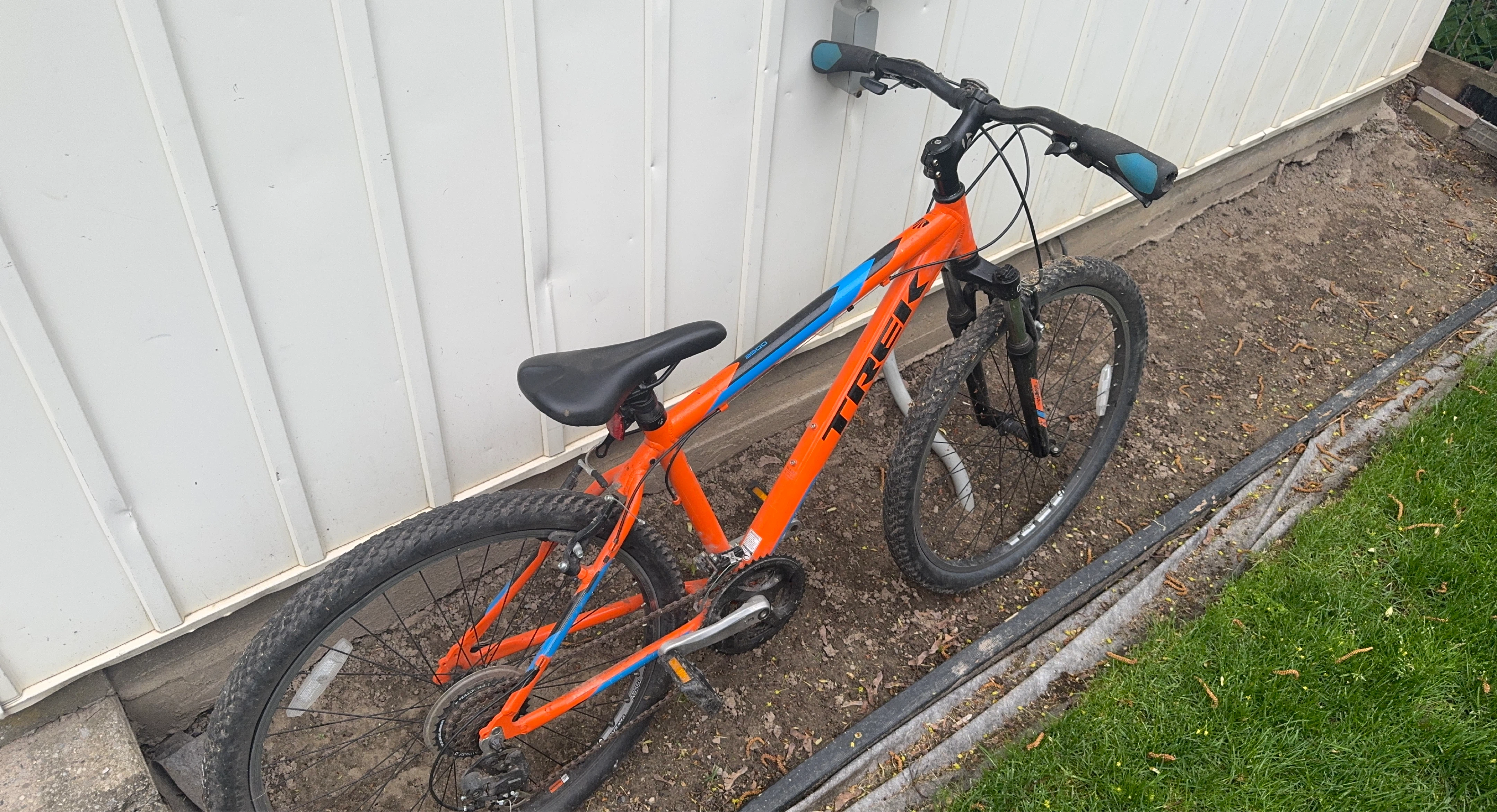 Trek Marlin 5 Orange Mountain Bike