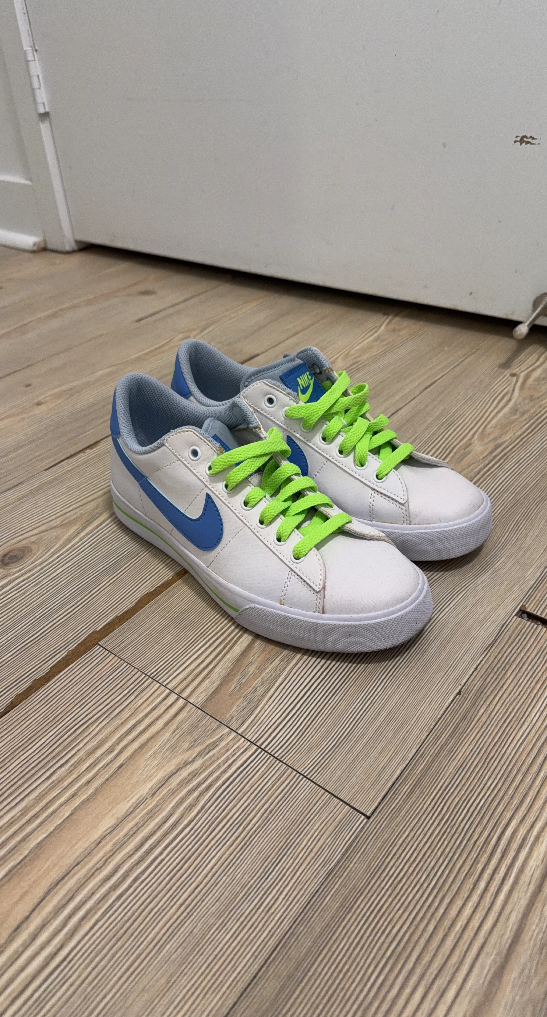 Nike Sweet Classic Women’s Sneakers White Blue Size 8