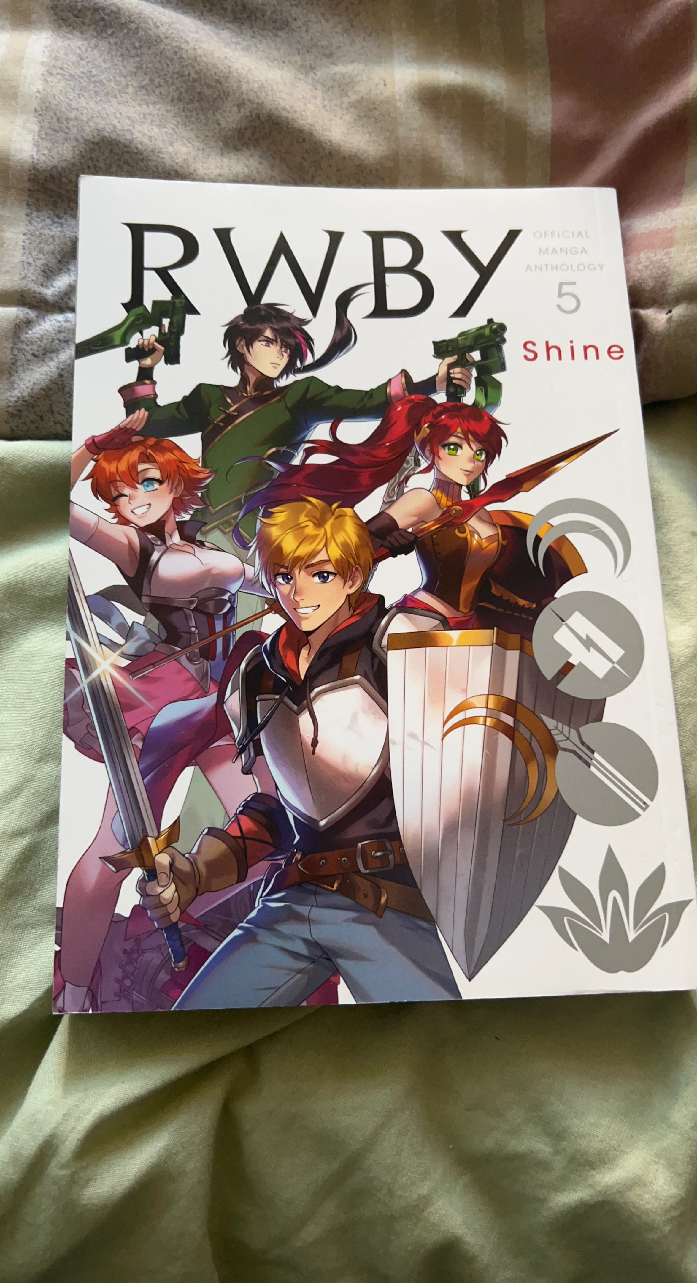 RWBY Official Manga Anthology Vol. 5: Shine