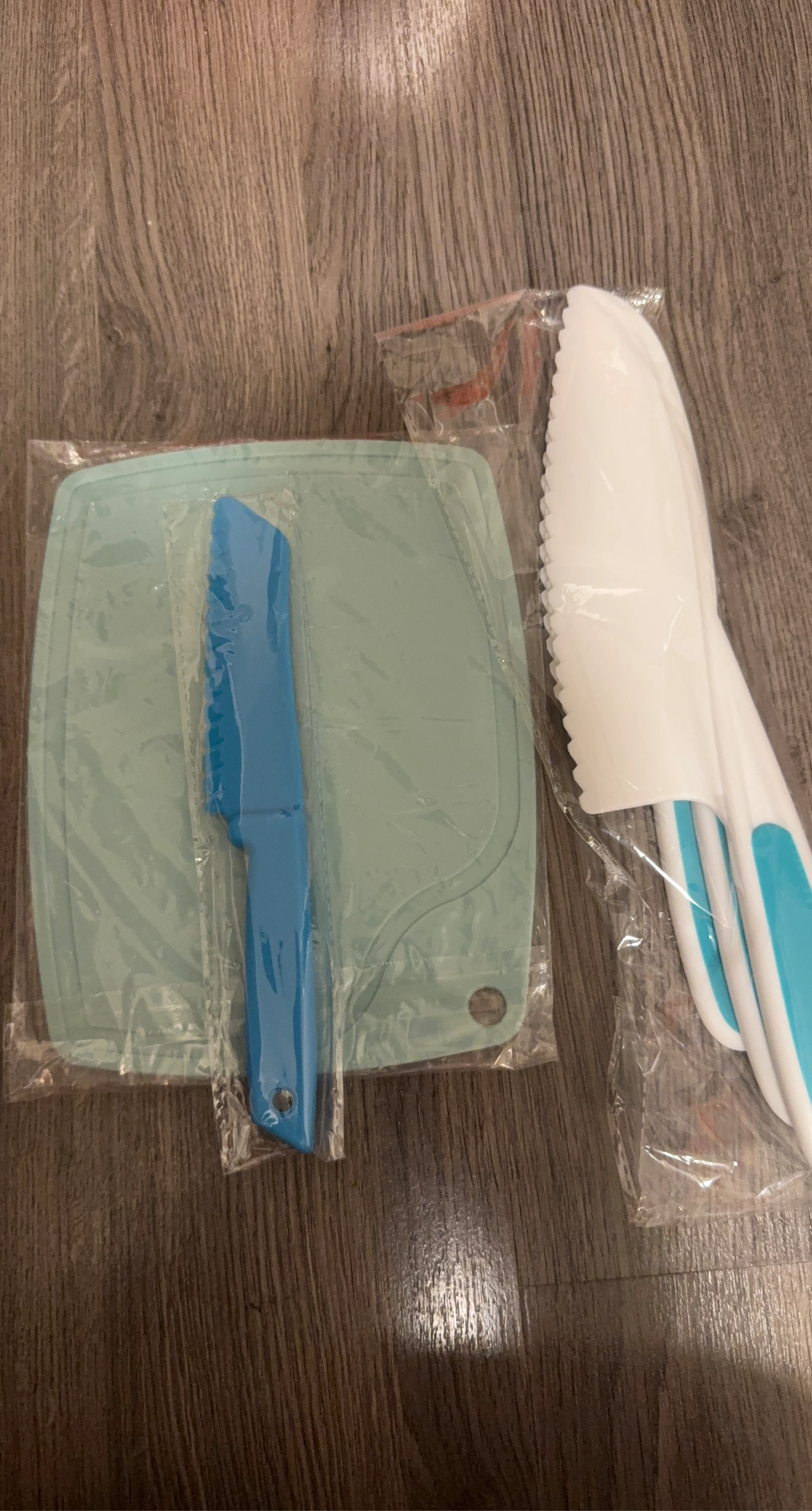 Plastic Cutting Board and Knives Set