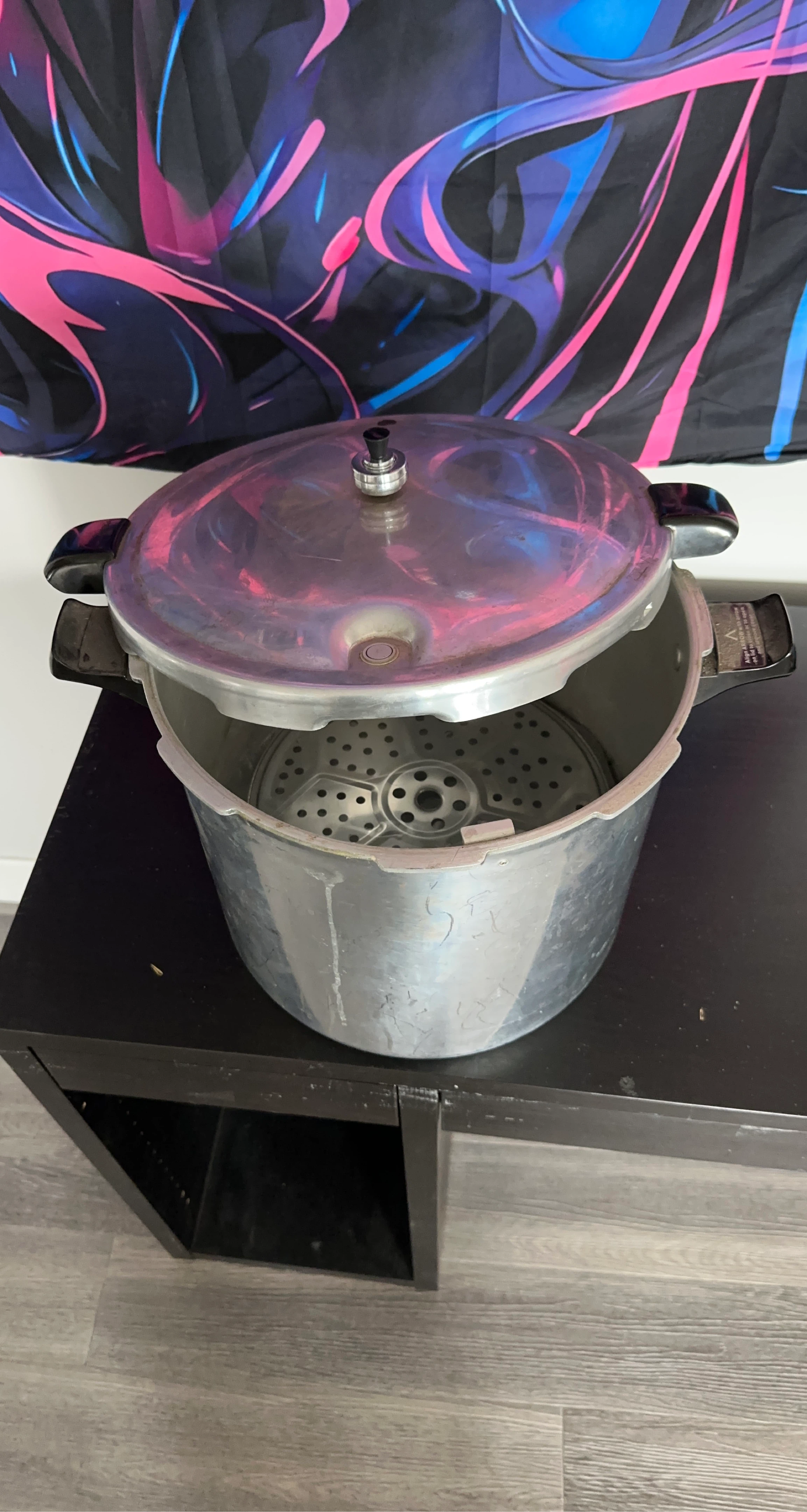 Pressure Canner with Rack