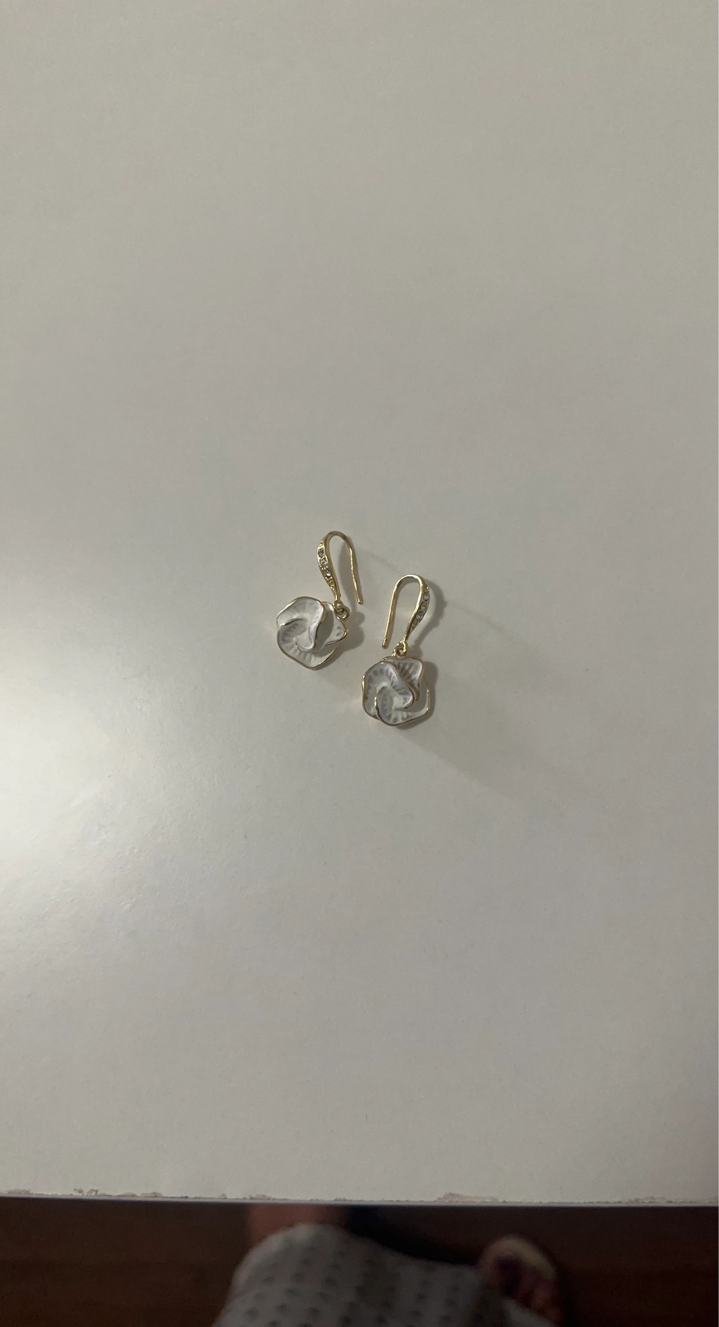 Gold Tone White Flower Dangle Earrings