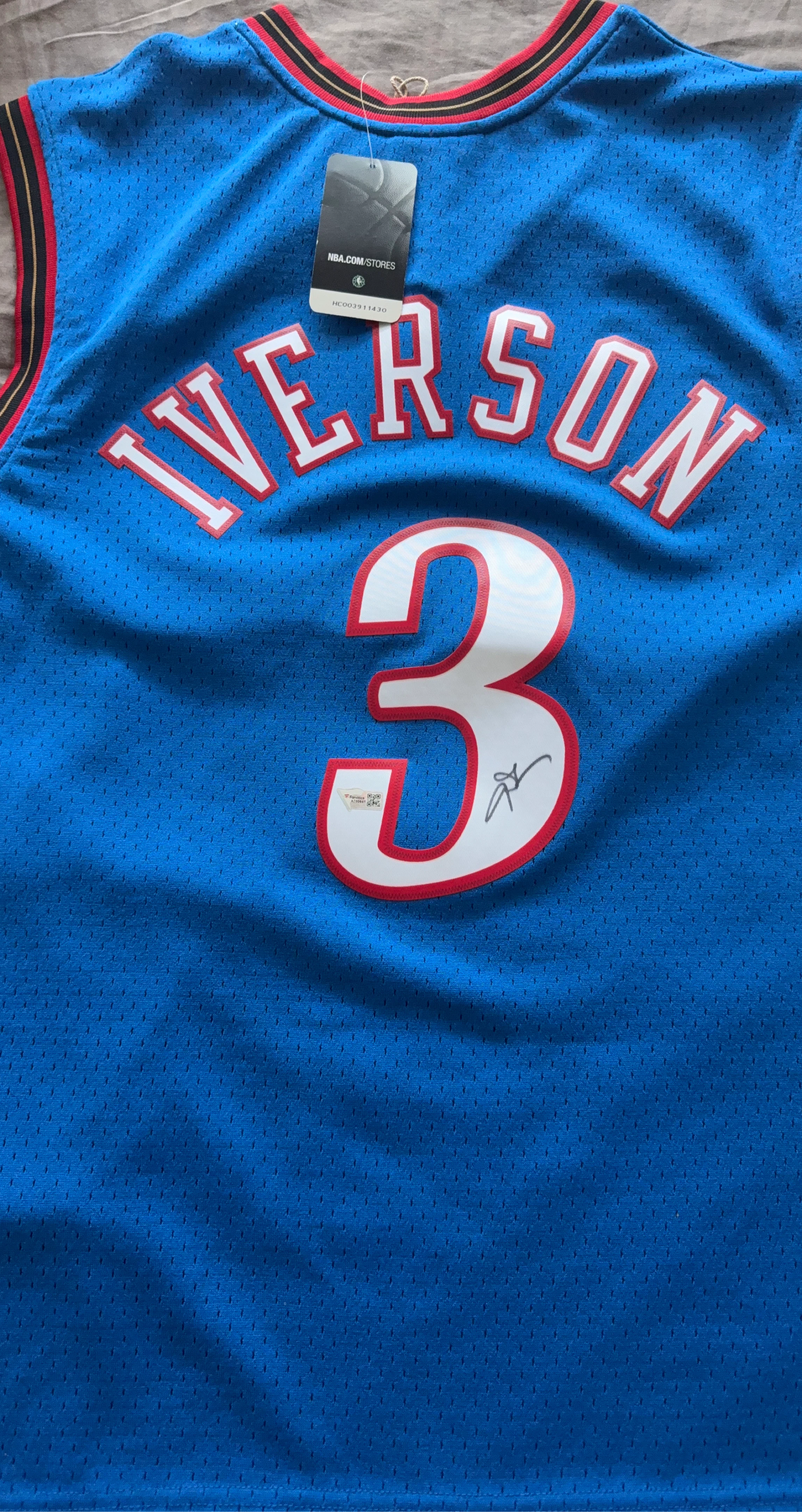 Mitchell & Ness Allen Iverson Philadelphia 76ers Jersey Size L