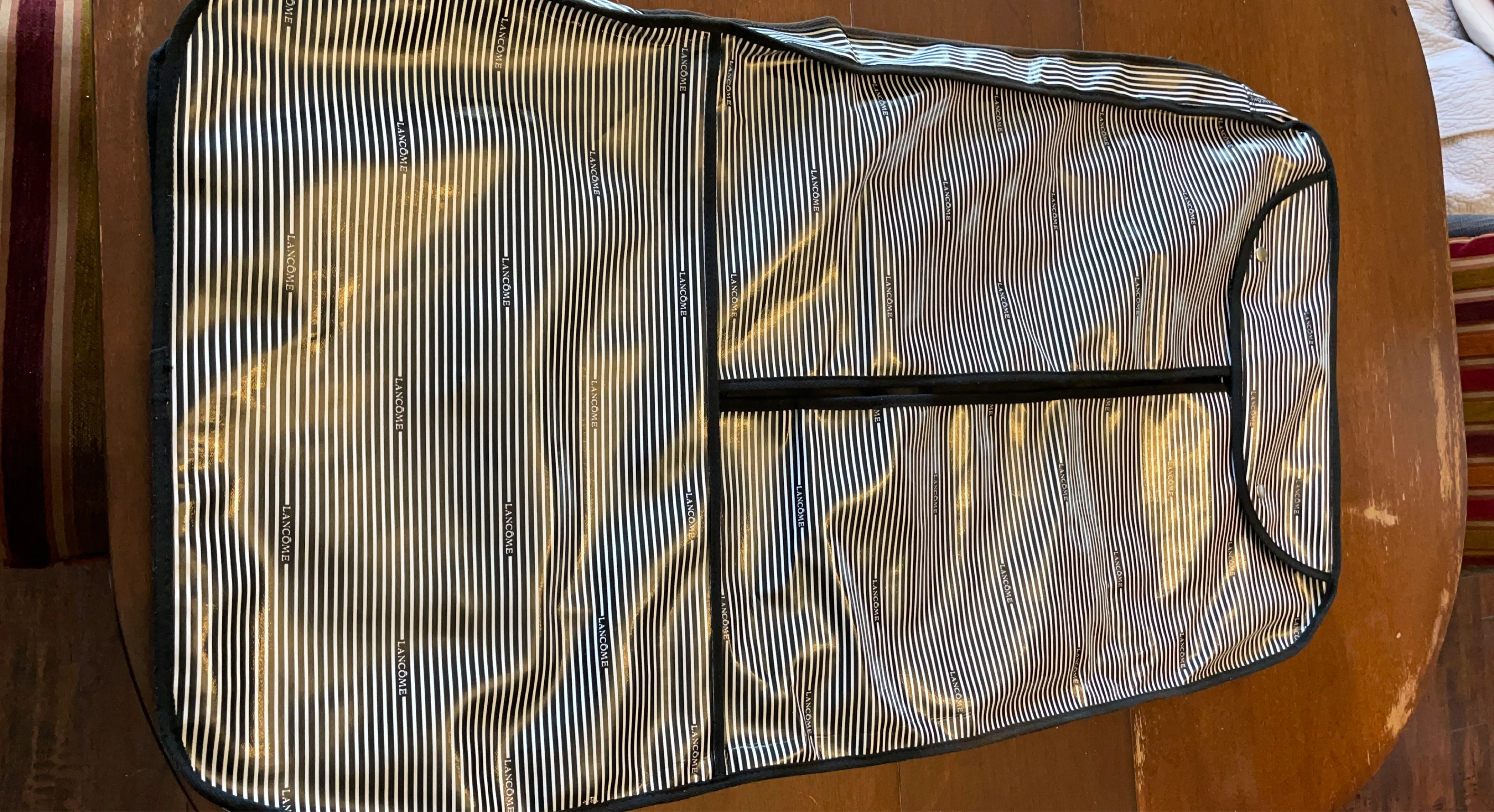Lancôme Garment Bag