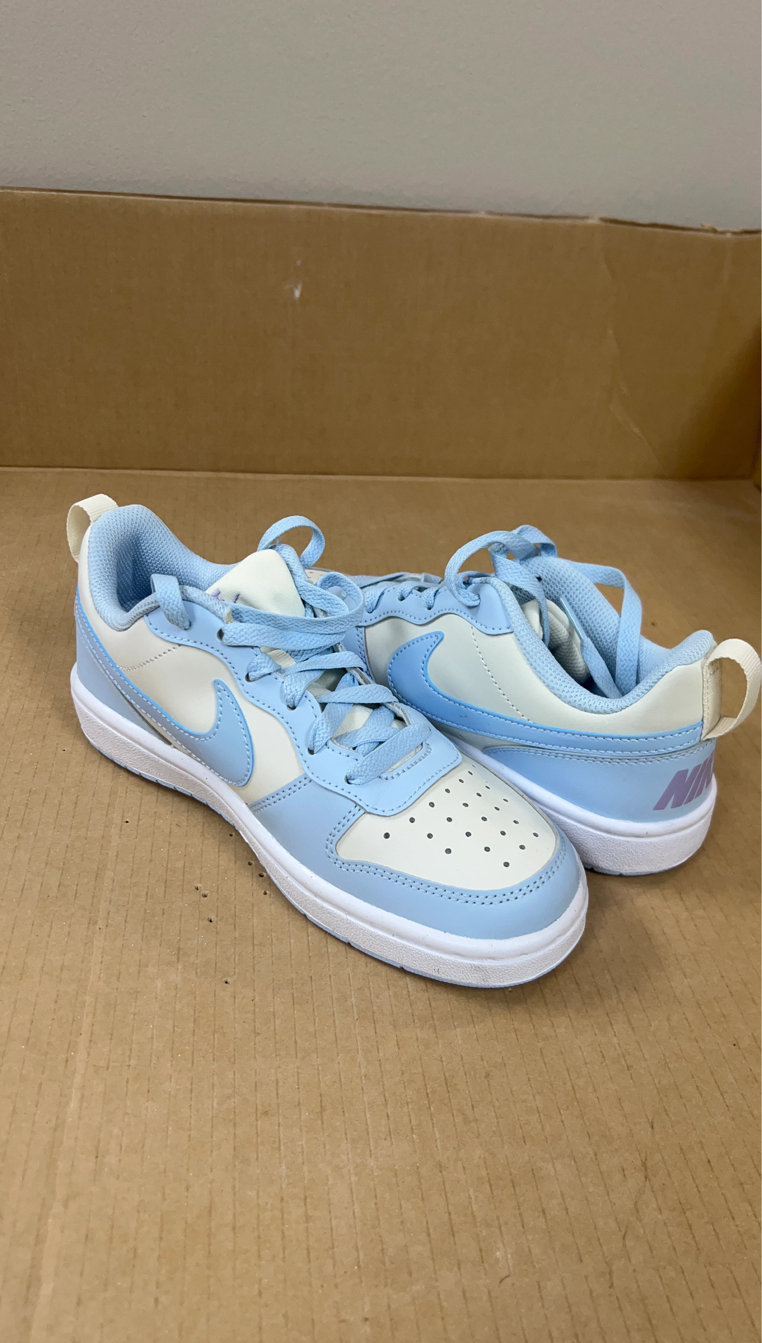 Nike Women's Sneakers Light Blue/Cream Size 7