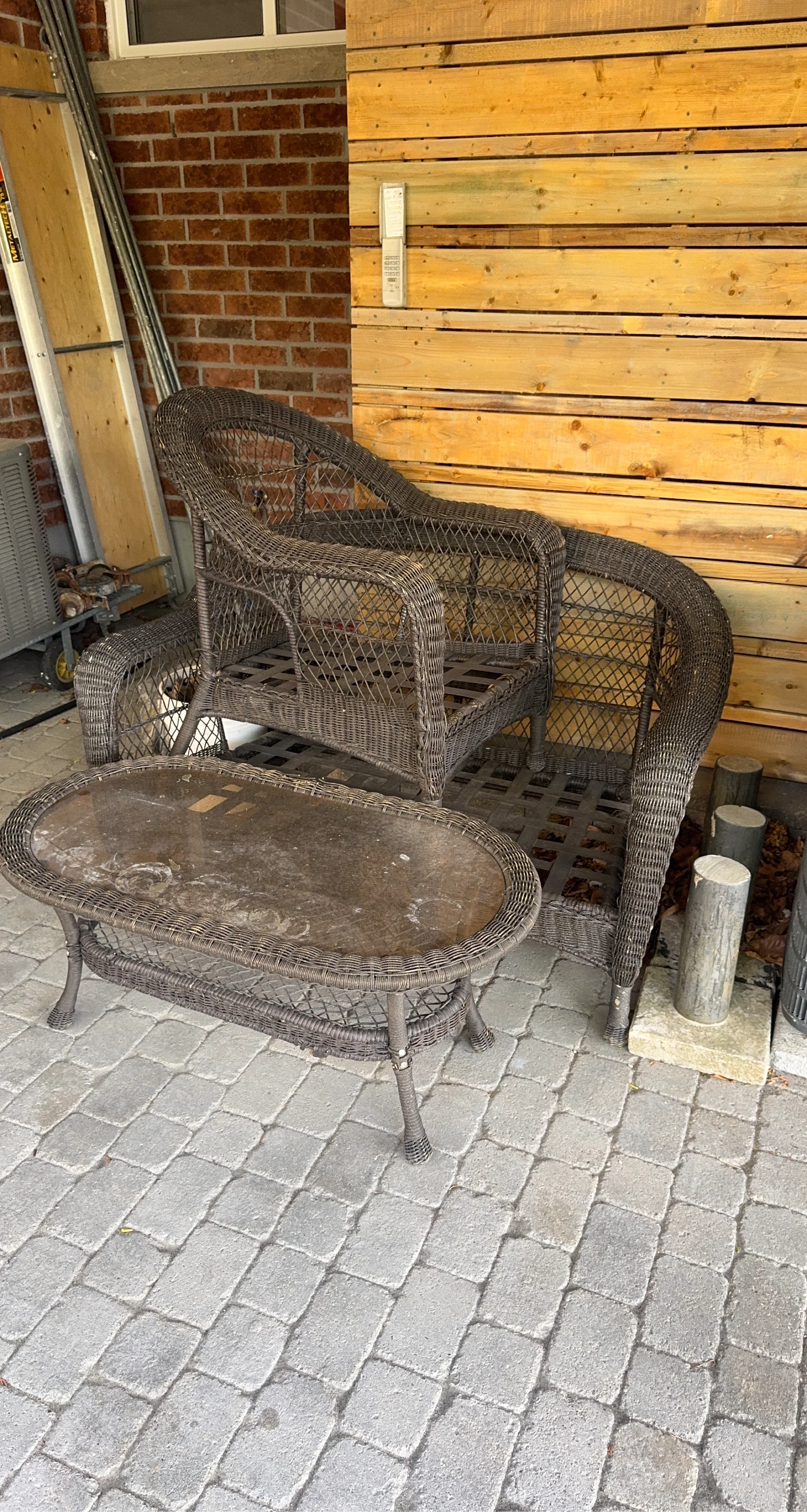 Wicker patio chair and coffee table set - photo 2