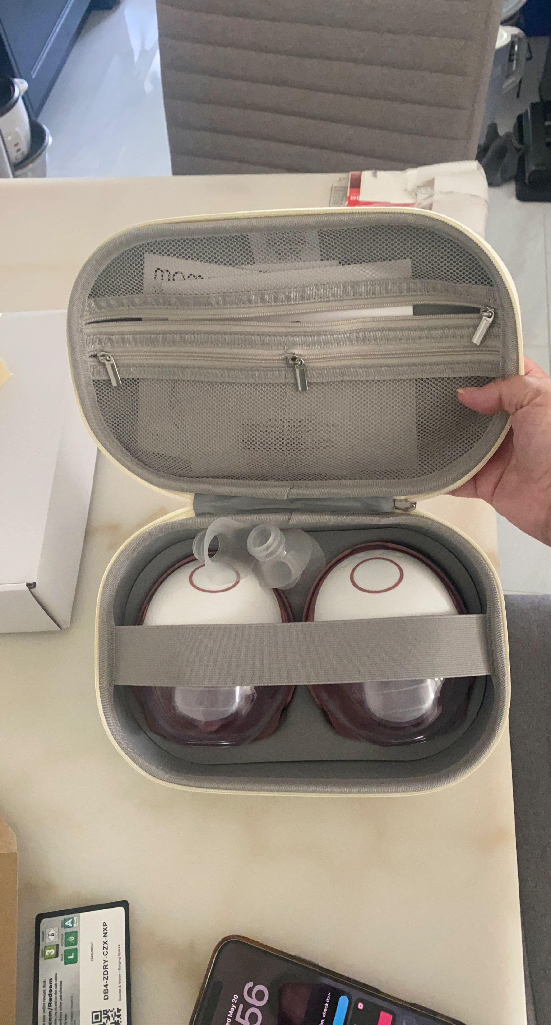 Momcozy Wearable Breast Pump Carrying Case