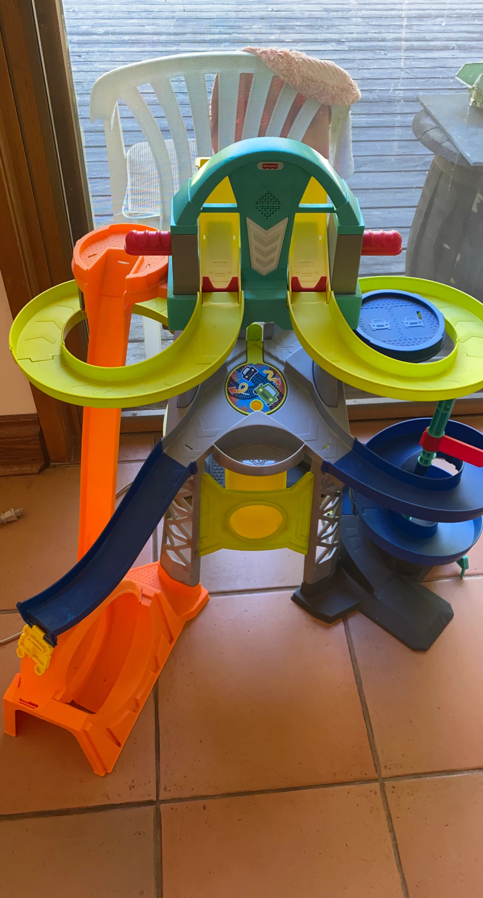 Fisher-Price Little People Wheelies Race & Chase Playset