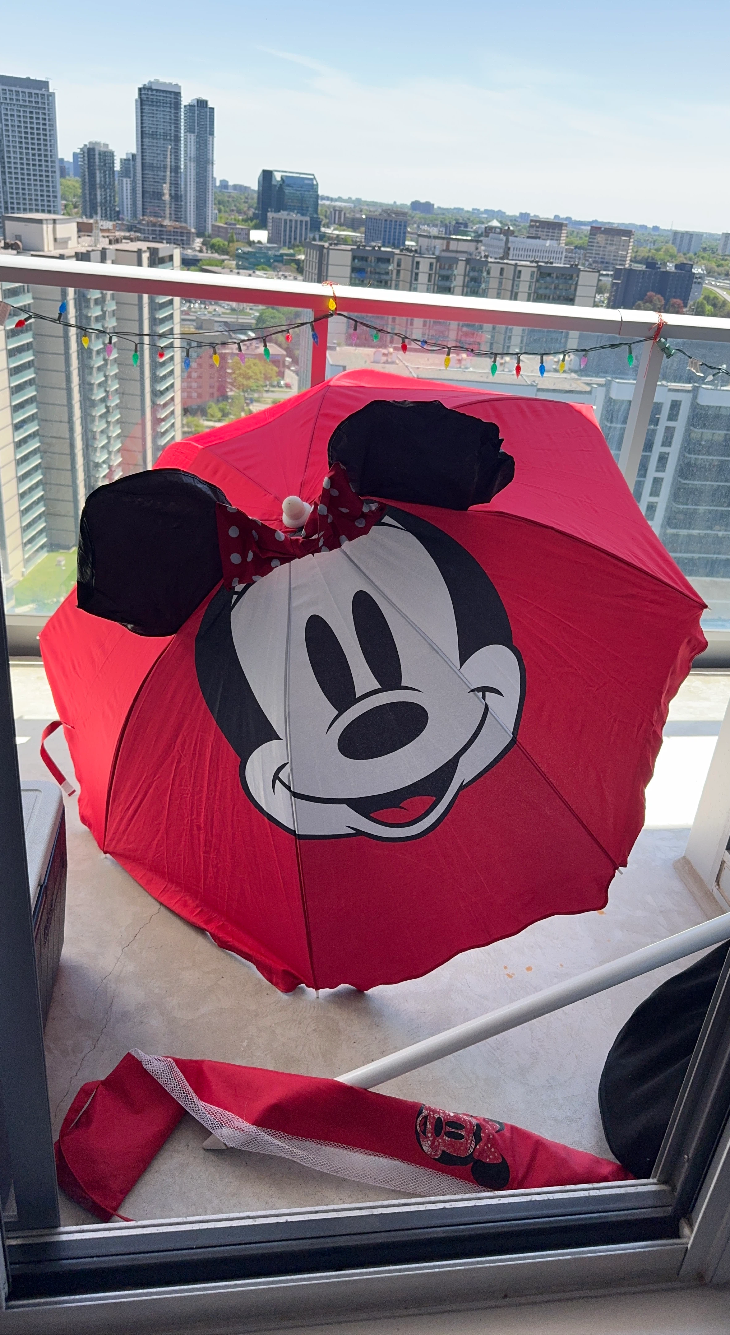 Disney Minnie Mouse Beach Umbrella with Carrying Case