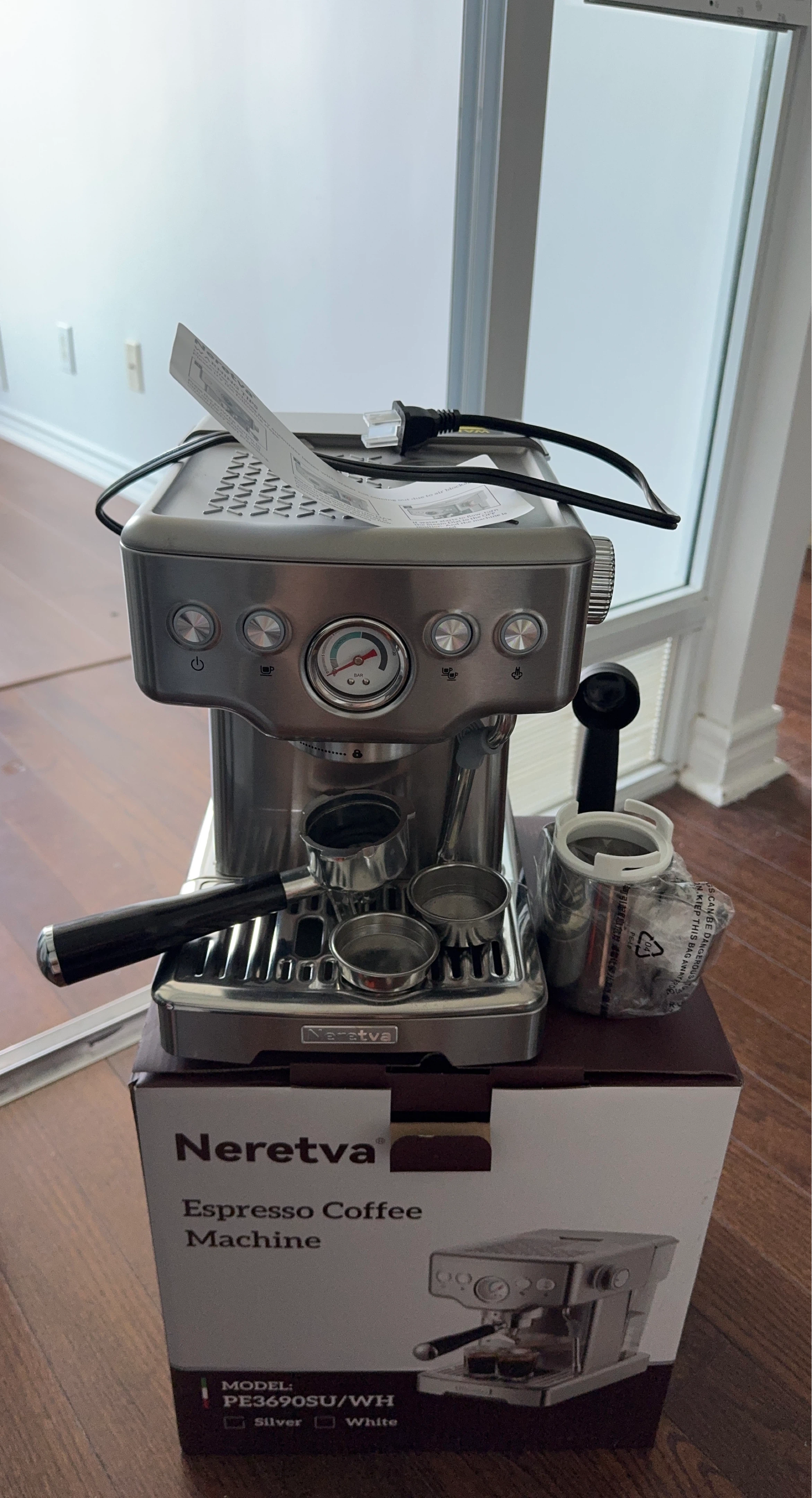 Neretva Espresso Coffee Machine PE290SU/WH Silver